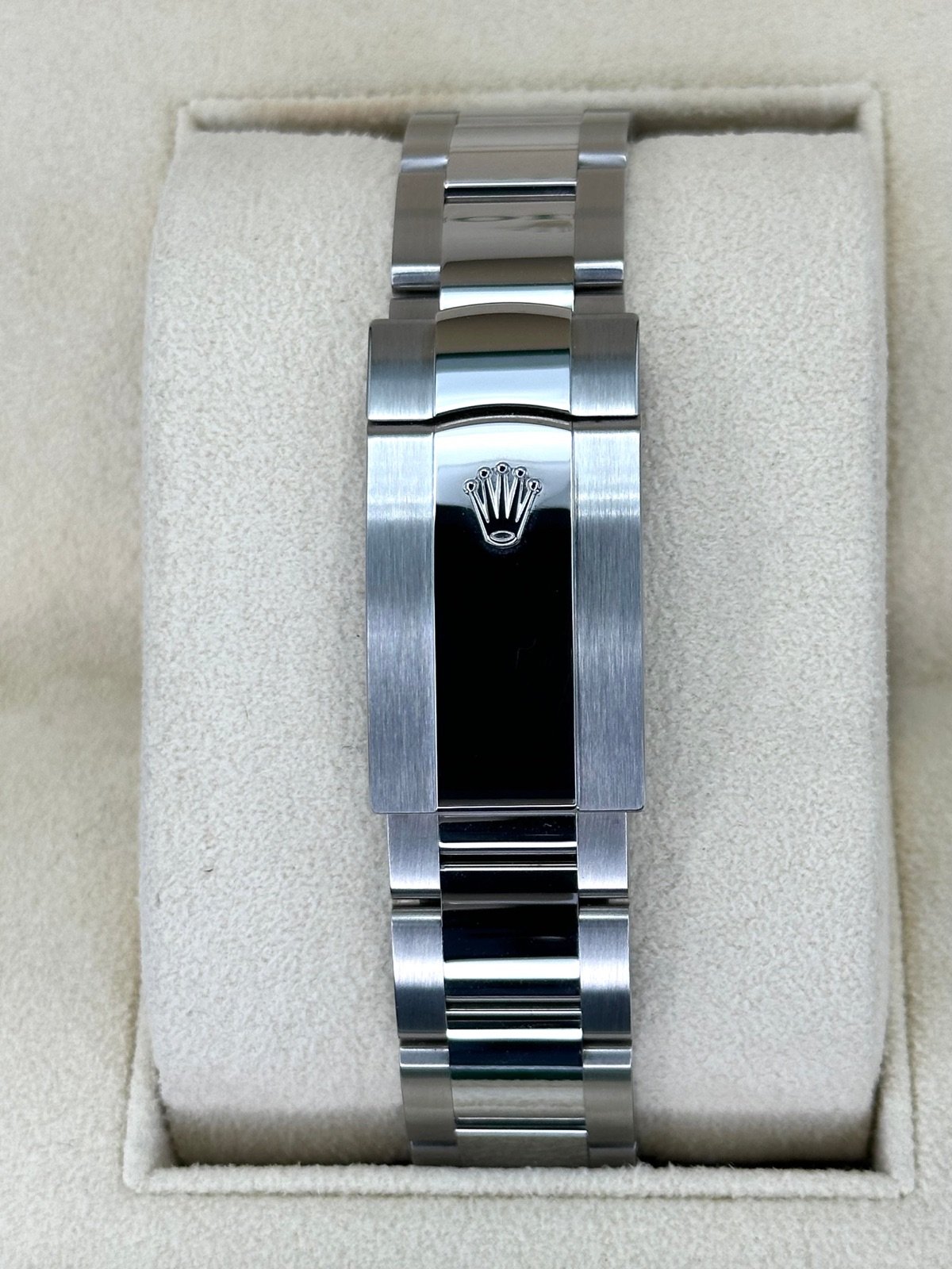 2024 Rolex Datejust 41mm 126334 Stainless Steel Oyster Silver Dial (Unworn) - Image 2