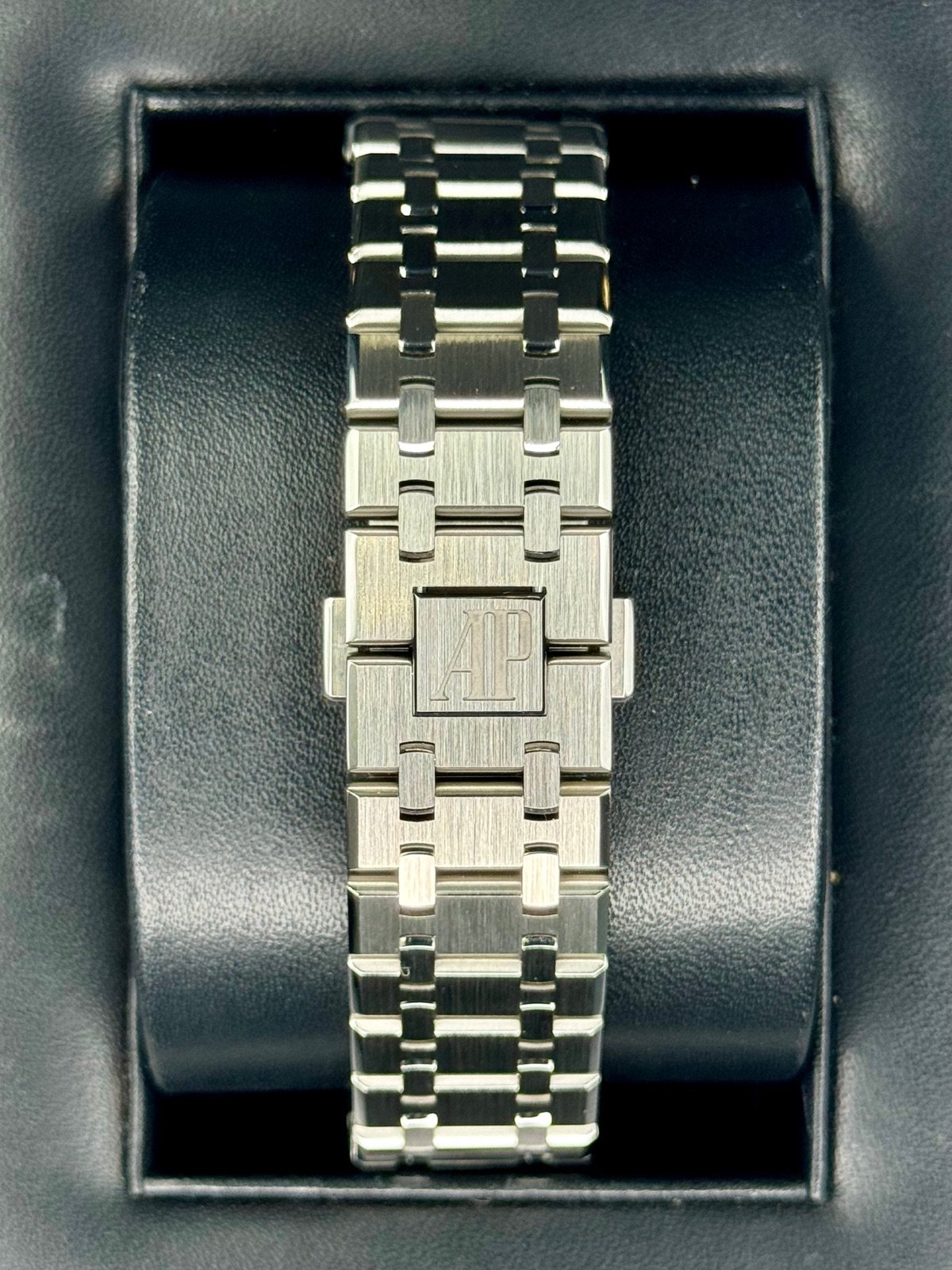 2020 Audemars Piguet Royal Oak 41mm 15500ST Grey Dial - Image 2