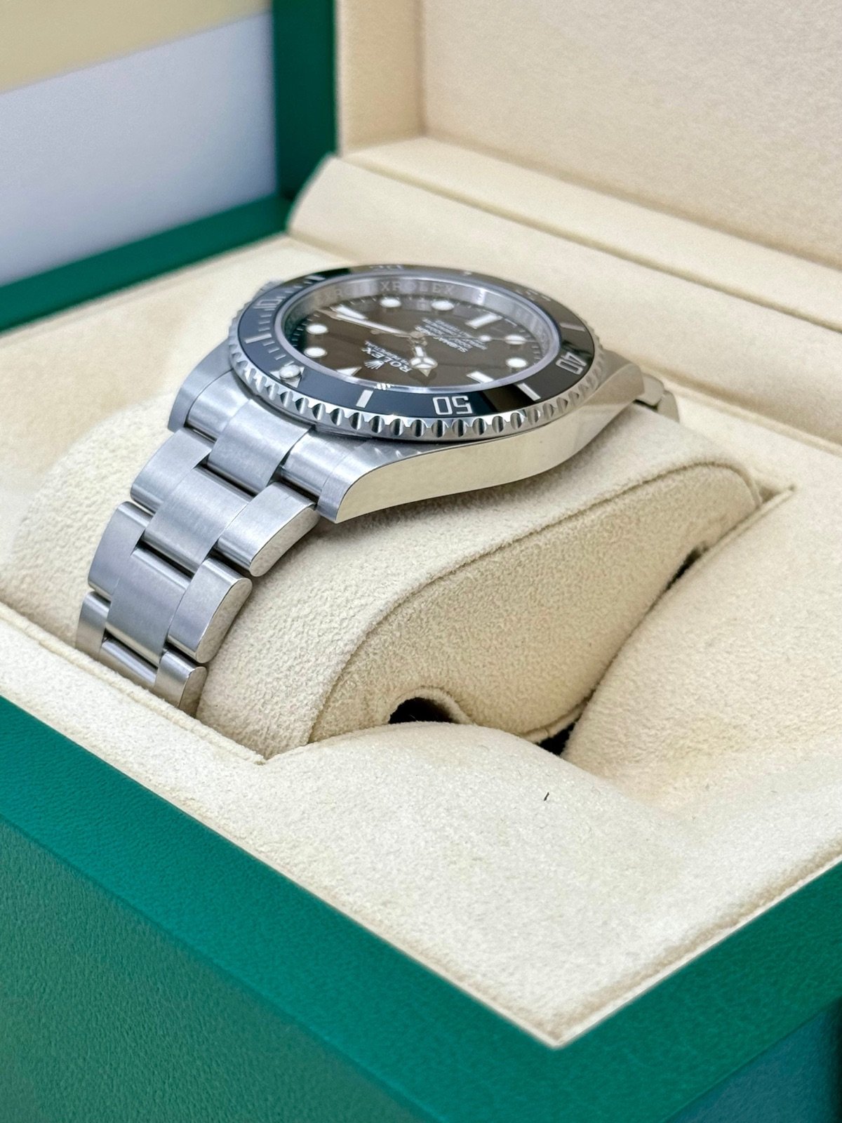 2024 Rolex Submariner 41mm 124060 Stainless Steel Black Dial (Unworn) - Image 6