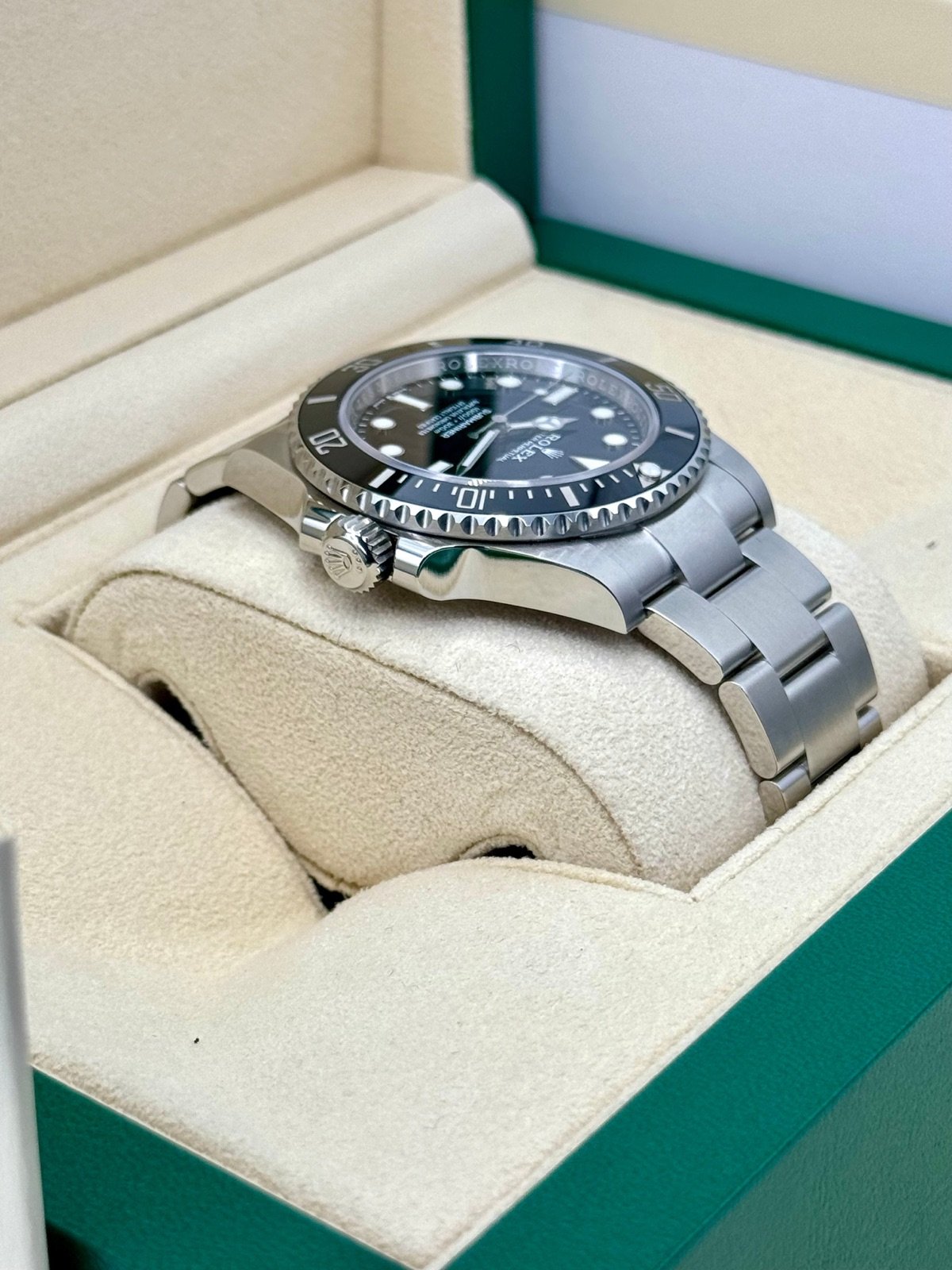 2024 Rolex Submariner 41mm 124060 Stainless Steel Black Dial (Unworn) - Image 7