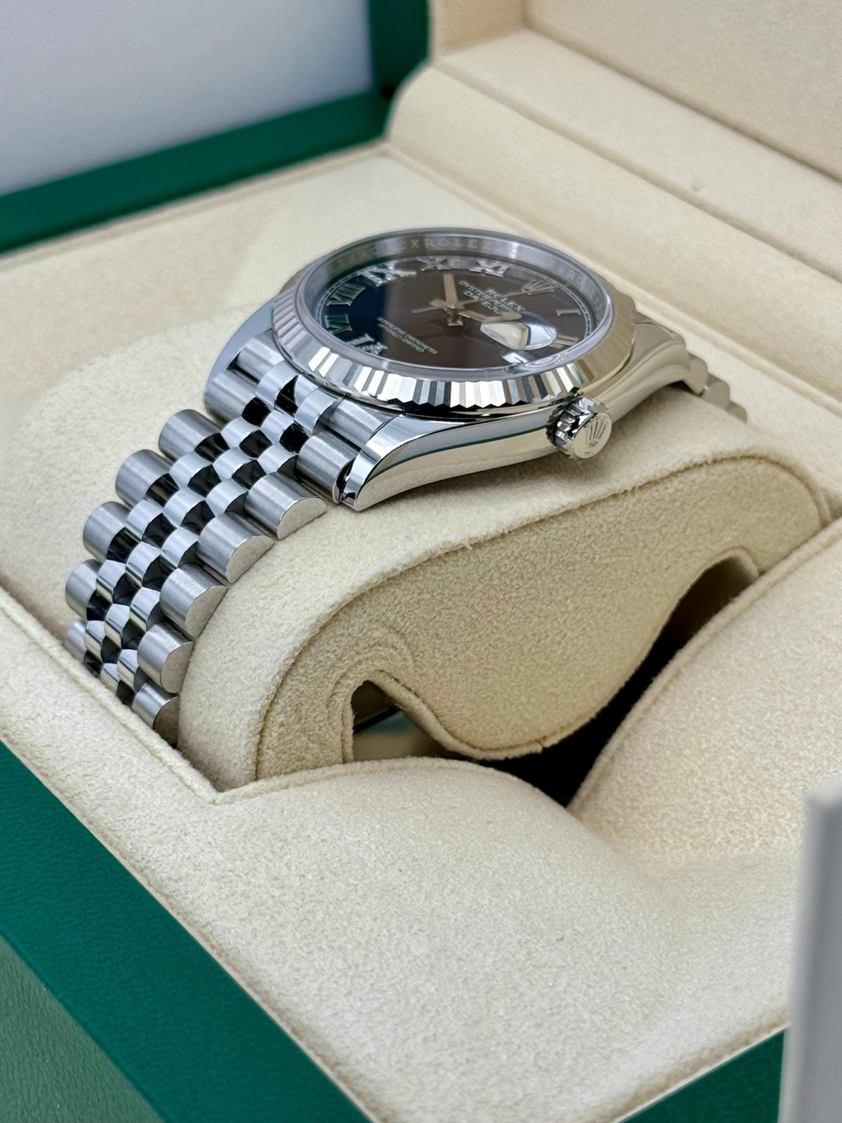 2024 Rolex Datejust 36mm 126234 Stainless Steel Jubilee Purple Dial (Unworn) - Image 4