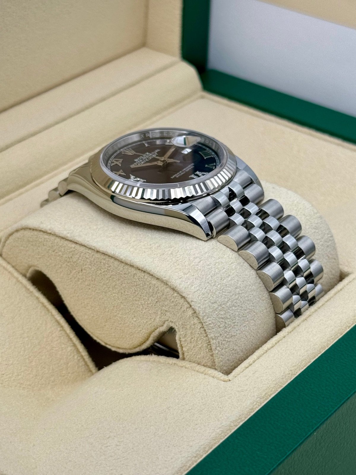2024 Rolex Datejust 36mm 126234 Stainless Steel Jubilee Purple Dial (Unworn) - Image 5