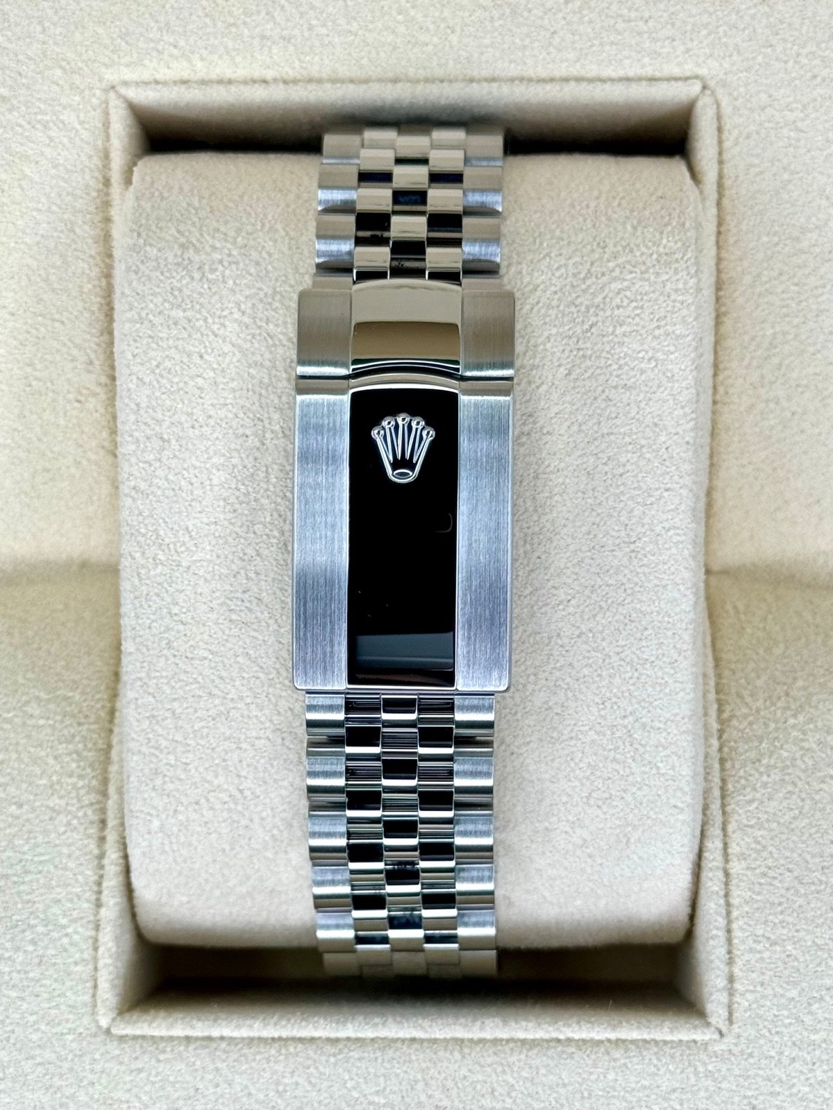 2023 Rolex Datejust 36mm 126200 Stainless Steel Jubilee Wimbeldon Dial - Image 2