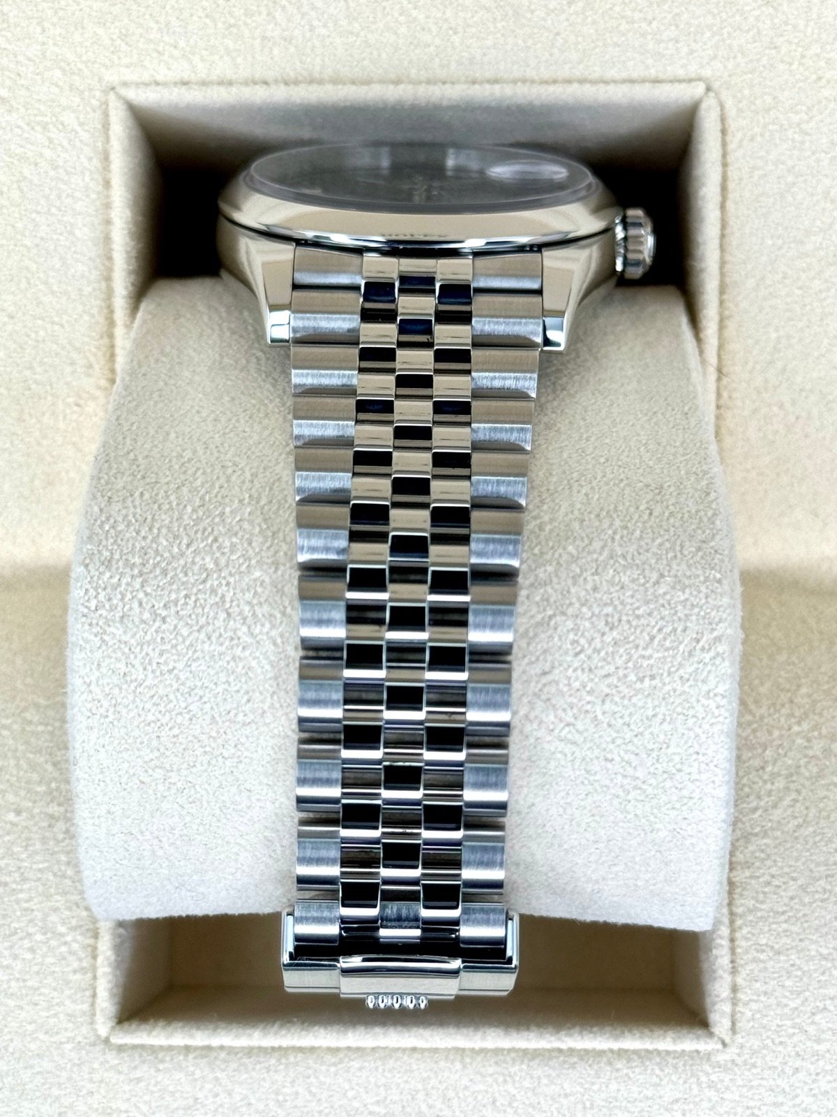 2023 Rolex Datejust 36mm 126200 Stainless Steel Jubilee Wimbeldon Dial - Image 3