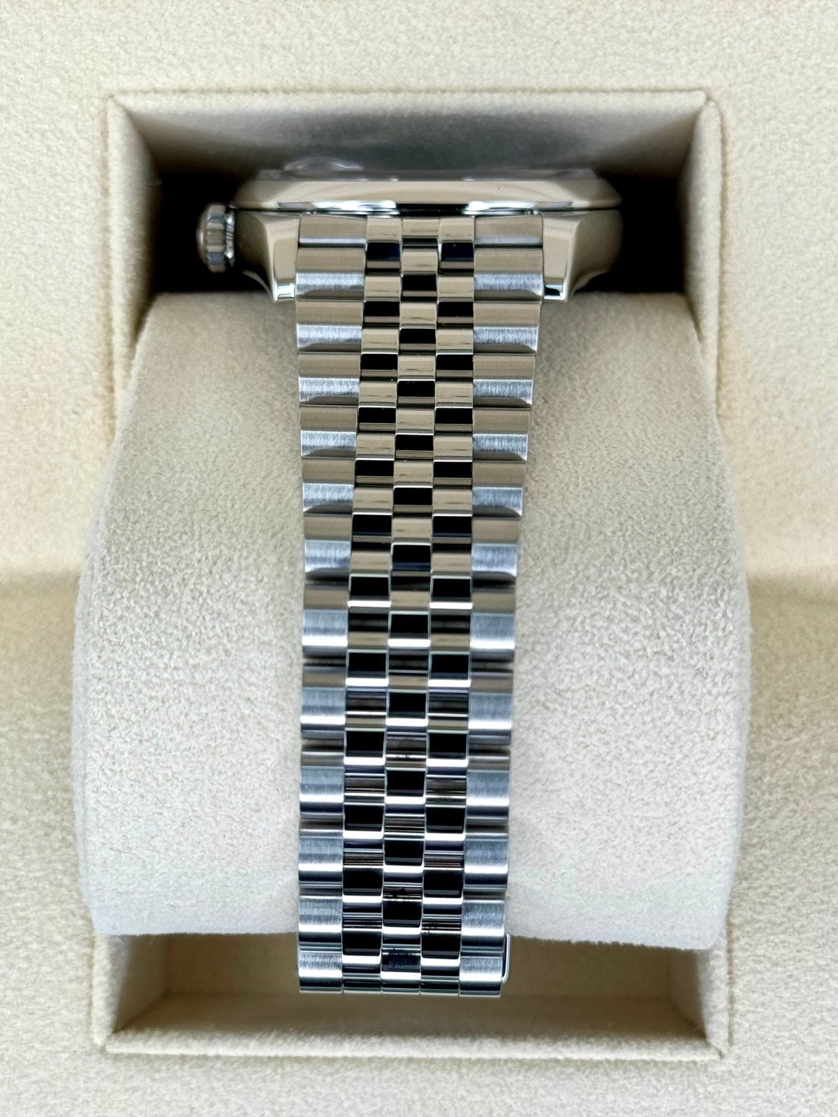 2023 Rolex Datejust 36mm 126200 Stainless Steel Jubilee Wimbeldon Dial - Image 4