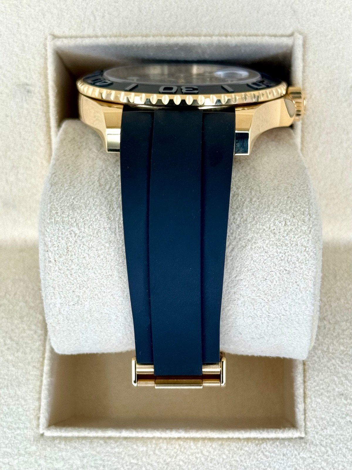 2024 Rolex Yacht-Master 42mm 226658 Gold Oysterflex Black Dial (Unworn) - Image 3