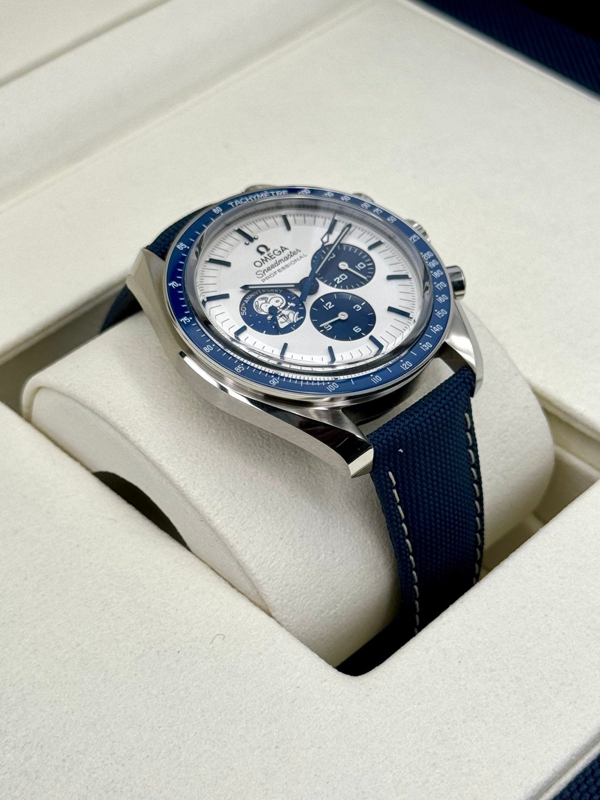 2024 Omega Speedmaster Silver Snoopy Award 310.32.42.50.02.001 (Unworn) - Image 6