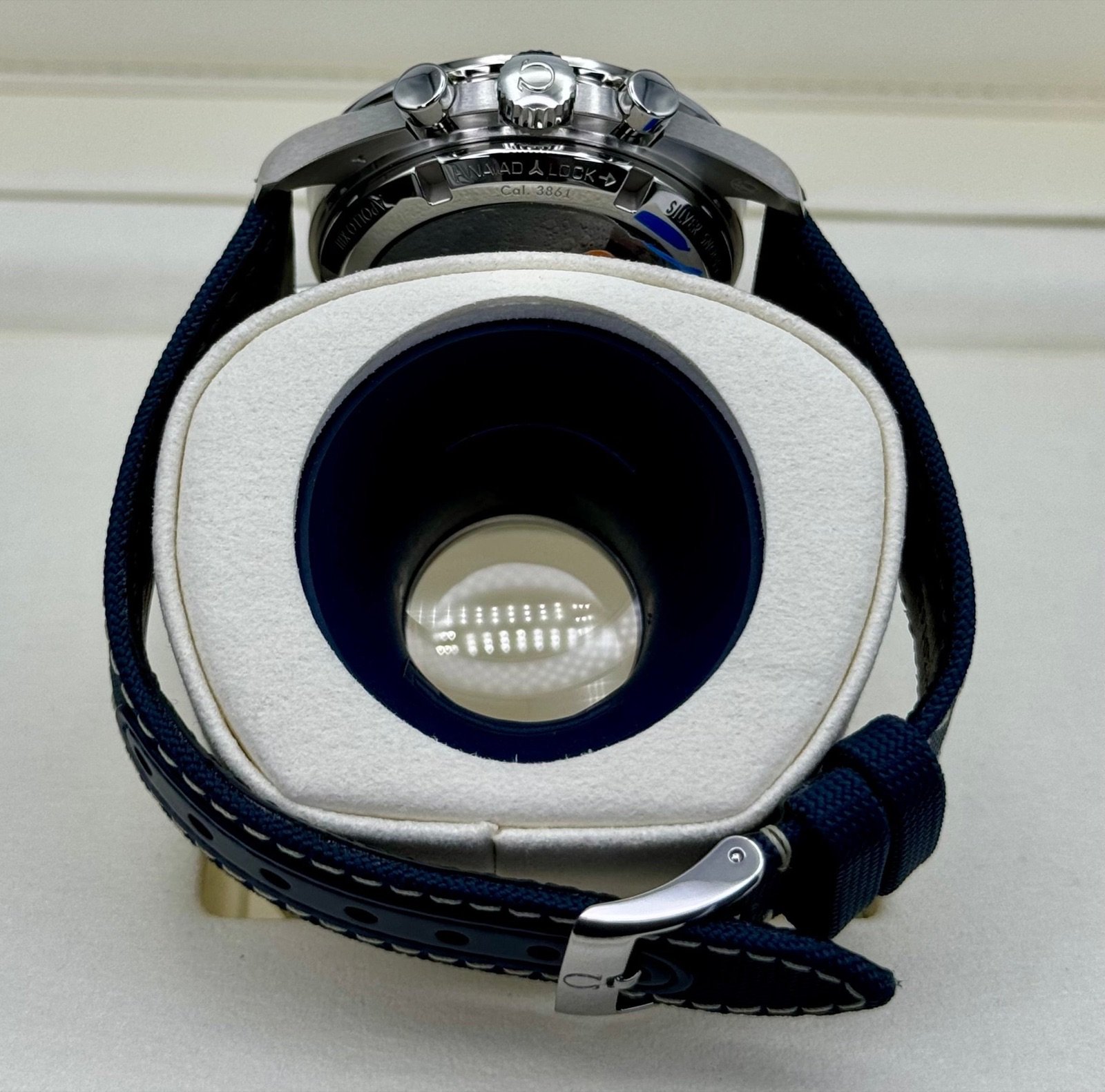 2024 Omega Speedmaster Silver Snoopy Award 310.32.42.50.02.001 (Unworn) - Image 9