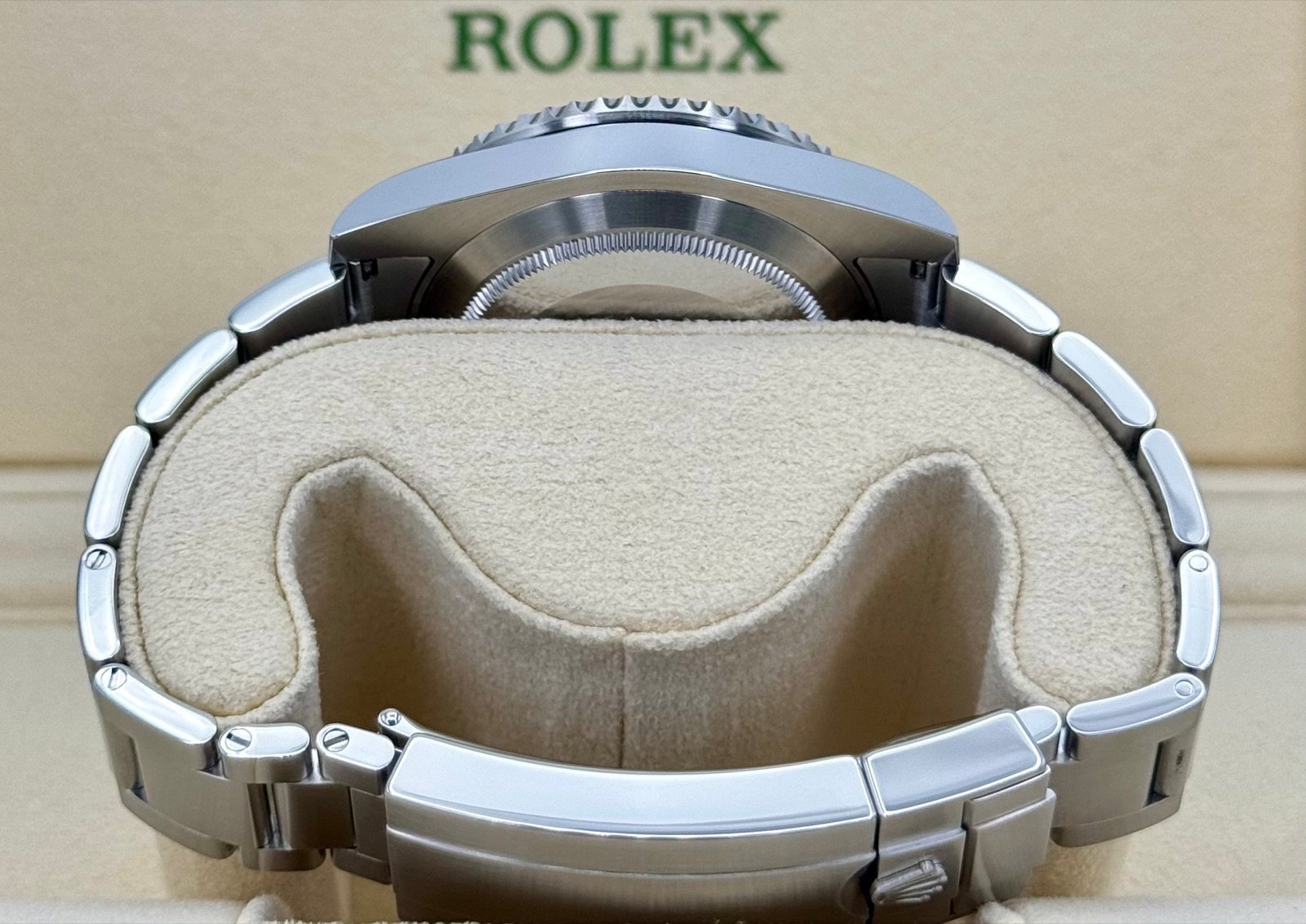 2017 Rolex Submariner “Hulk” 40mm 116610LV Green Dial - Image 10