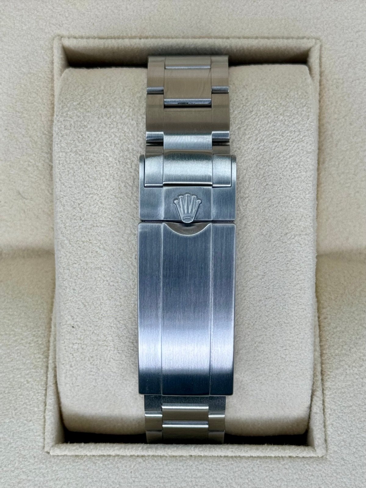 2017 Rolex Submariner “Hulk” 40mm 116610LV Green Dial - Image 2