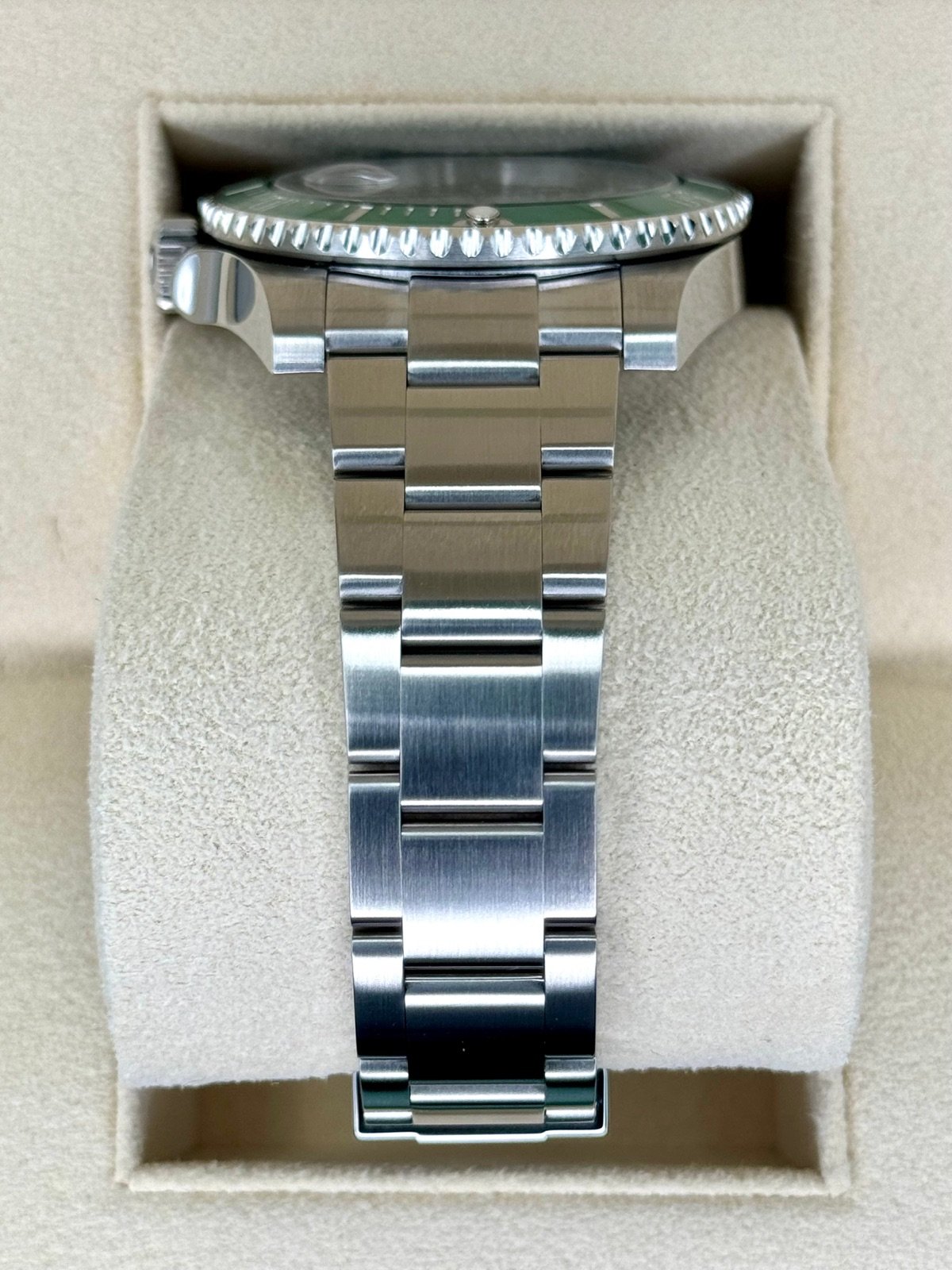 2017 Rolex Submariner “Hulk” 40mm 116610LV Green Dial - Image 4