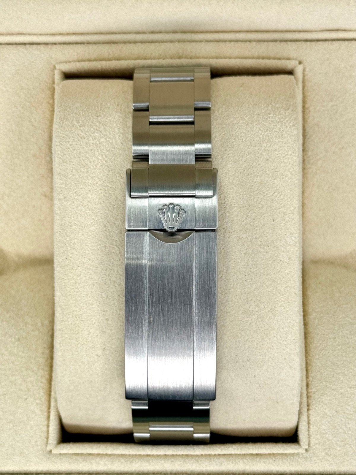 2017 Rolex Submariner “Hulk” 40mm 116610LV Green Dial - Image 2