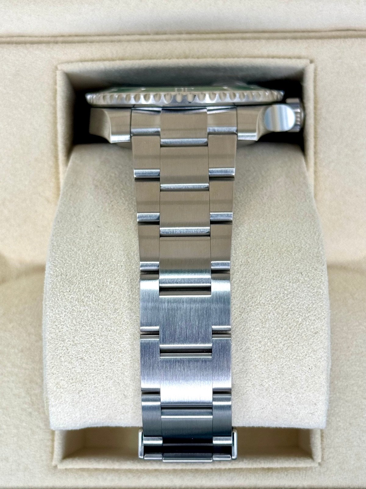 2017 Rolex Submariner “Hulk” 40mm 116610LV Green Dial - Image 3