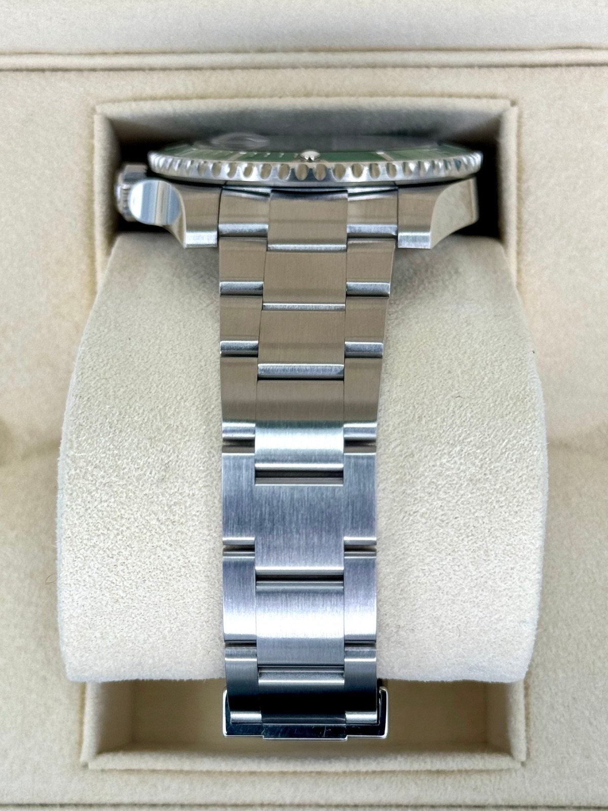 2017 Rolex Submariner “Hulk” 40mm 116610LV Green Dial - Image 4