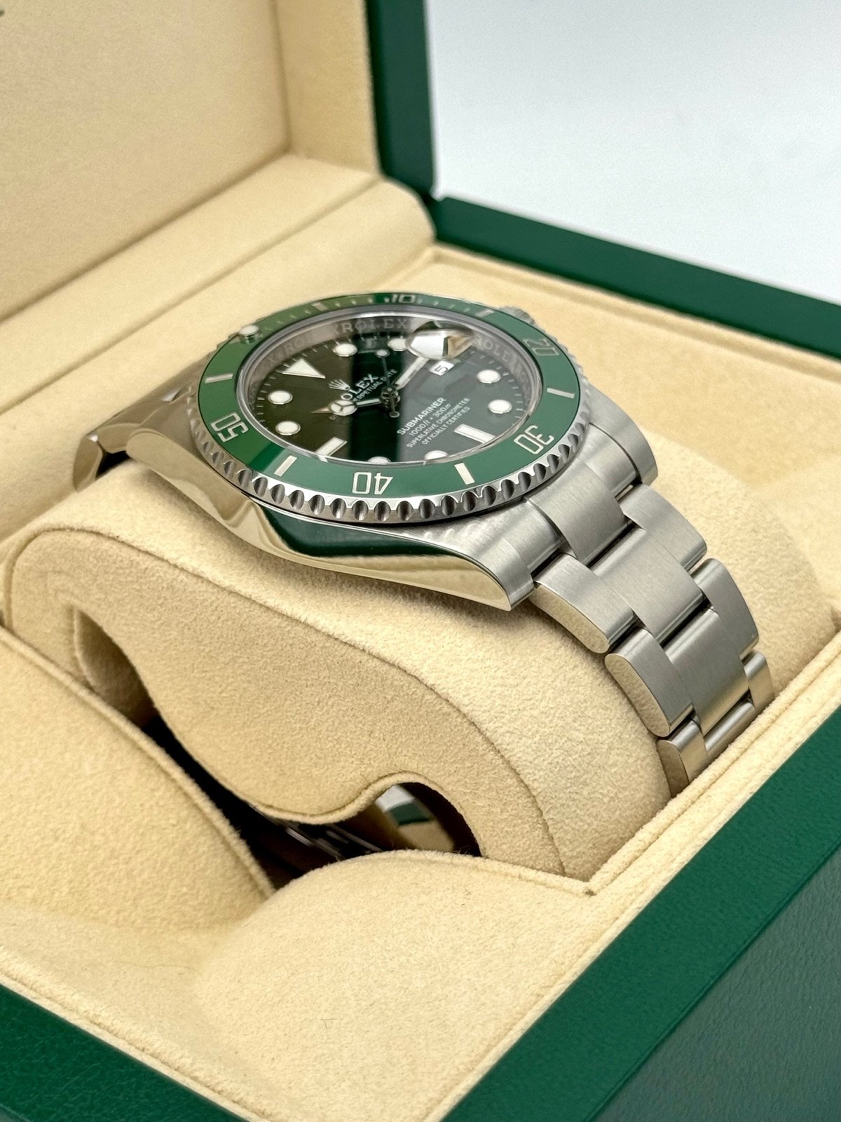 2017 Rolex Submariner “Hulk” 40mm 116610LV Green Dial - Image 6