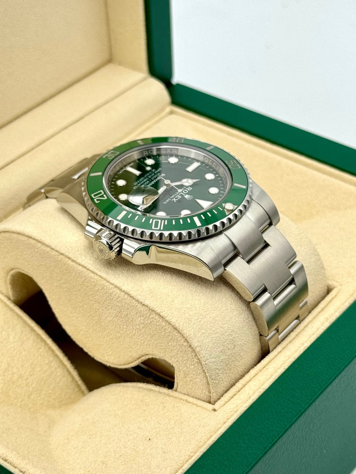 2017 Rolex Submariner “Hulk” 40mm 116610LV Green Dial - Image 8