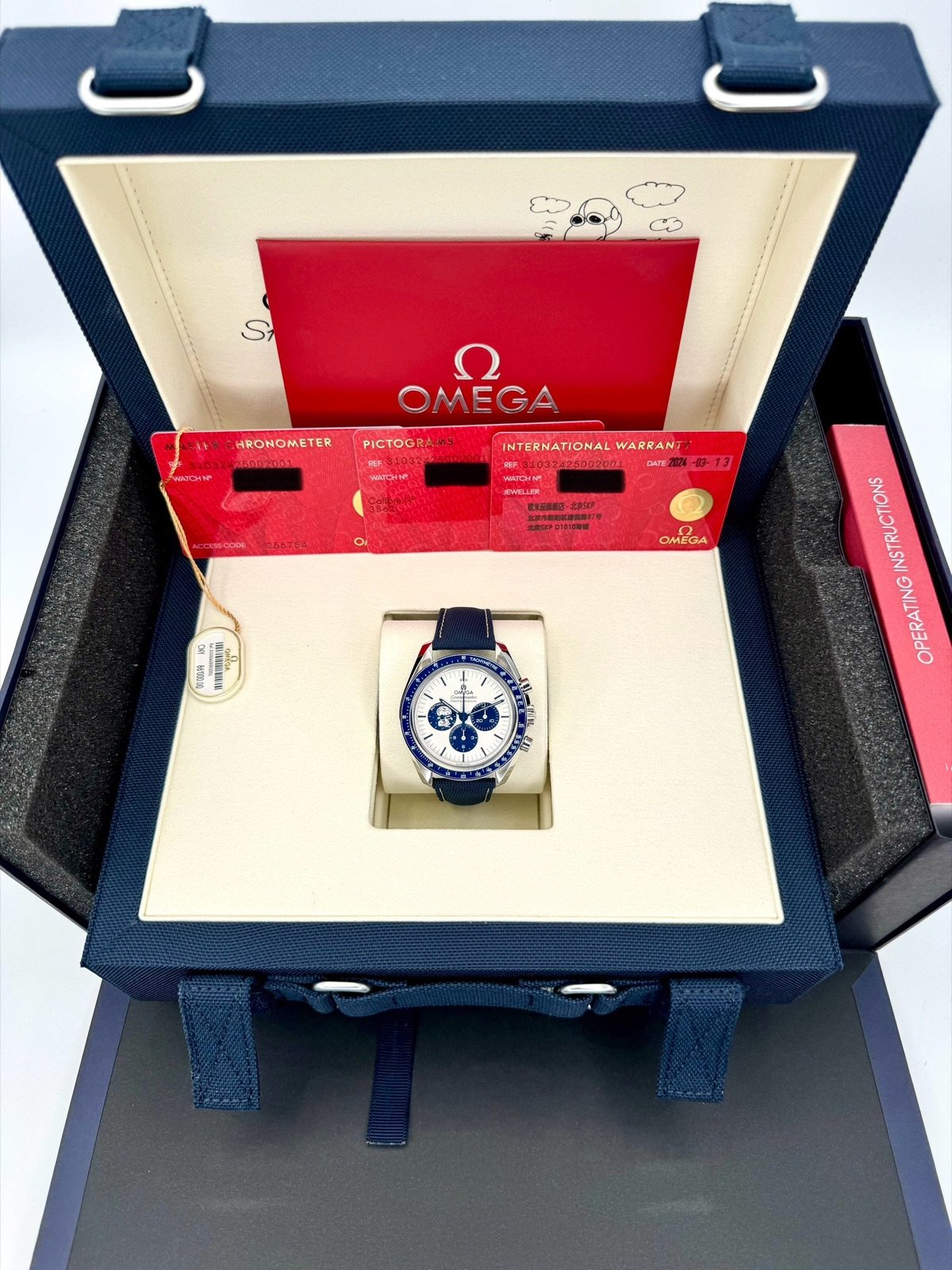 2024 Omega Speedmaster Silver Snoopy Award 310.32.42.50.02.001 (Unworn) - Image 11