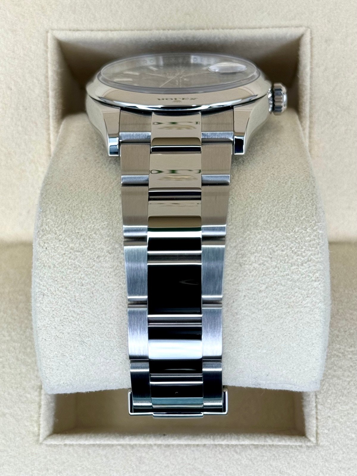 2022 Rolex Datejust 36mm 126200 Stainless Steel Oyster Black Dial - Image 3