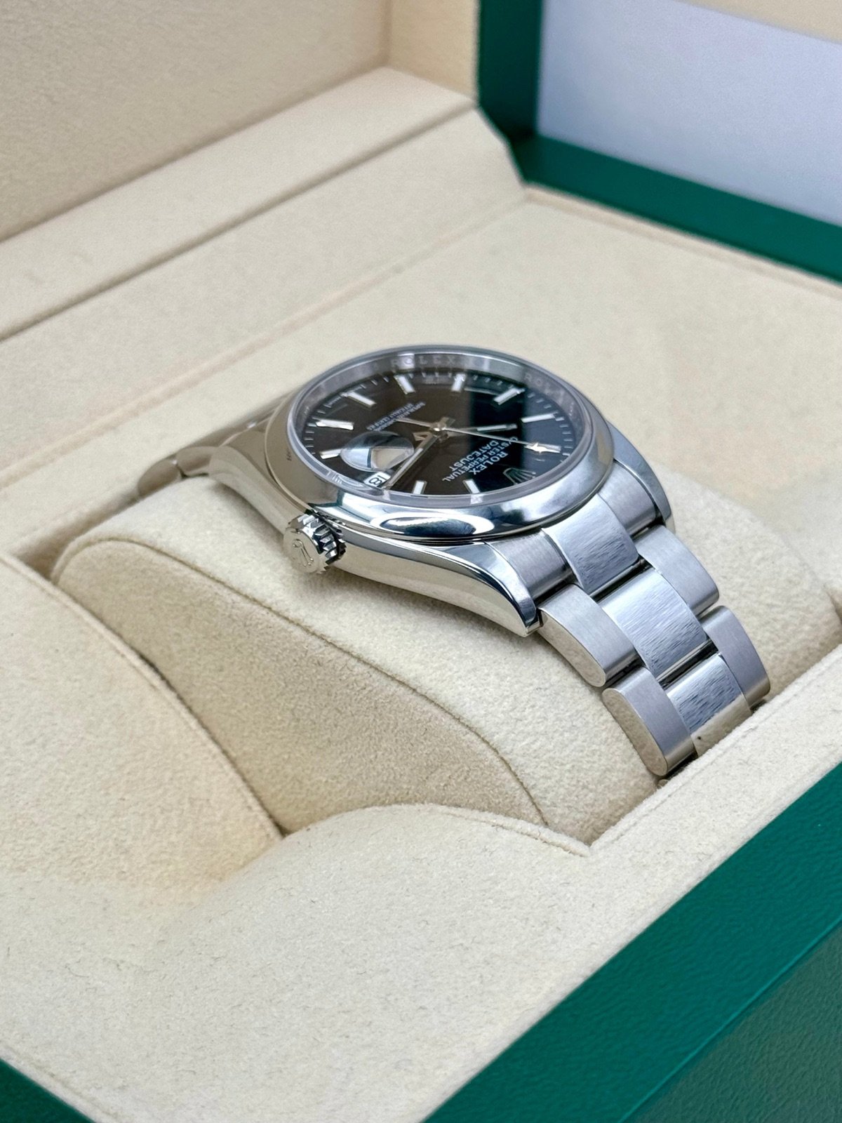 2022 Rolex Datejust 36mm 126200 Stainless Steel Oyster Black Dial - Image 8