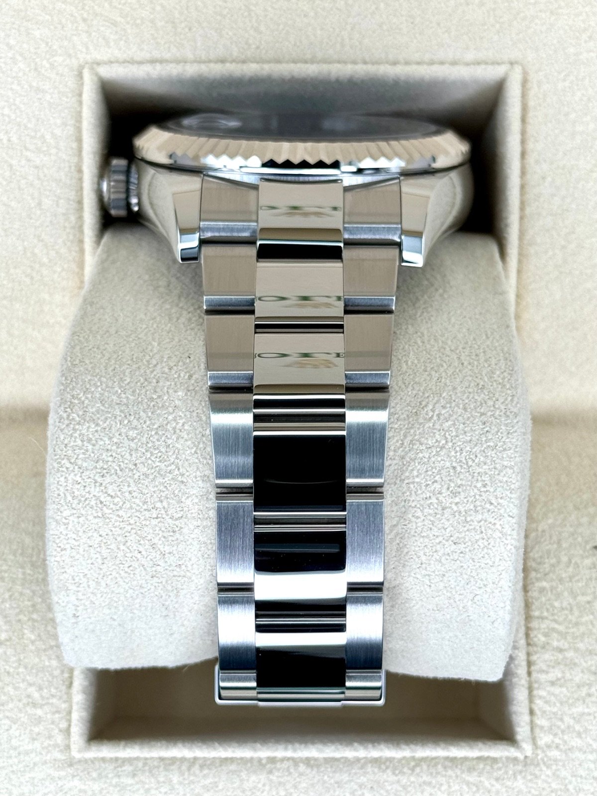2024 Rolex Sky-Dweller 42mm 336934 Oyster Black Dial (Unworn) - Image 4