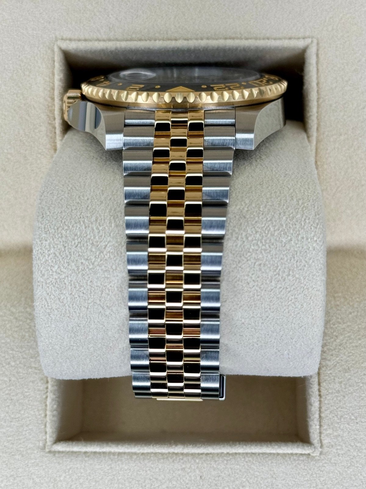 2024 Rolex GMT-Master II 40mm 126713GRNR Two-Tone Jubilee Black Dial - Image 4