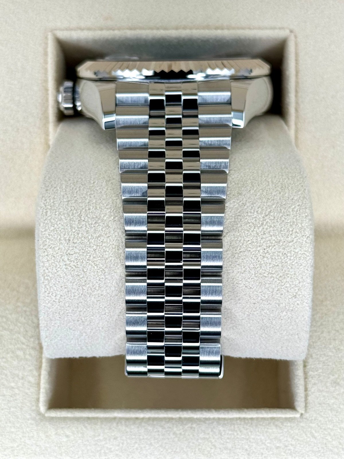 2025 Rolex Sky-Dweller 42mm 336934 Jubilee Green Dial (Unworn) - Image 4