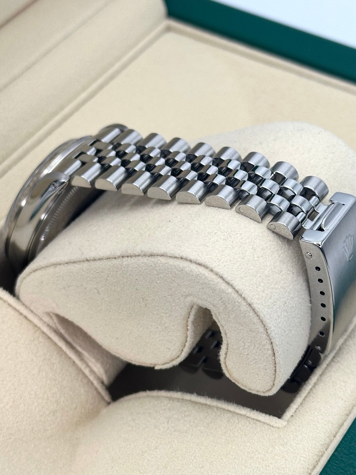 1991 Rolex Datejust 36mm 16234 Stainless Steel Jubilee Silver Dial - Image 5