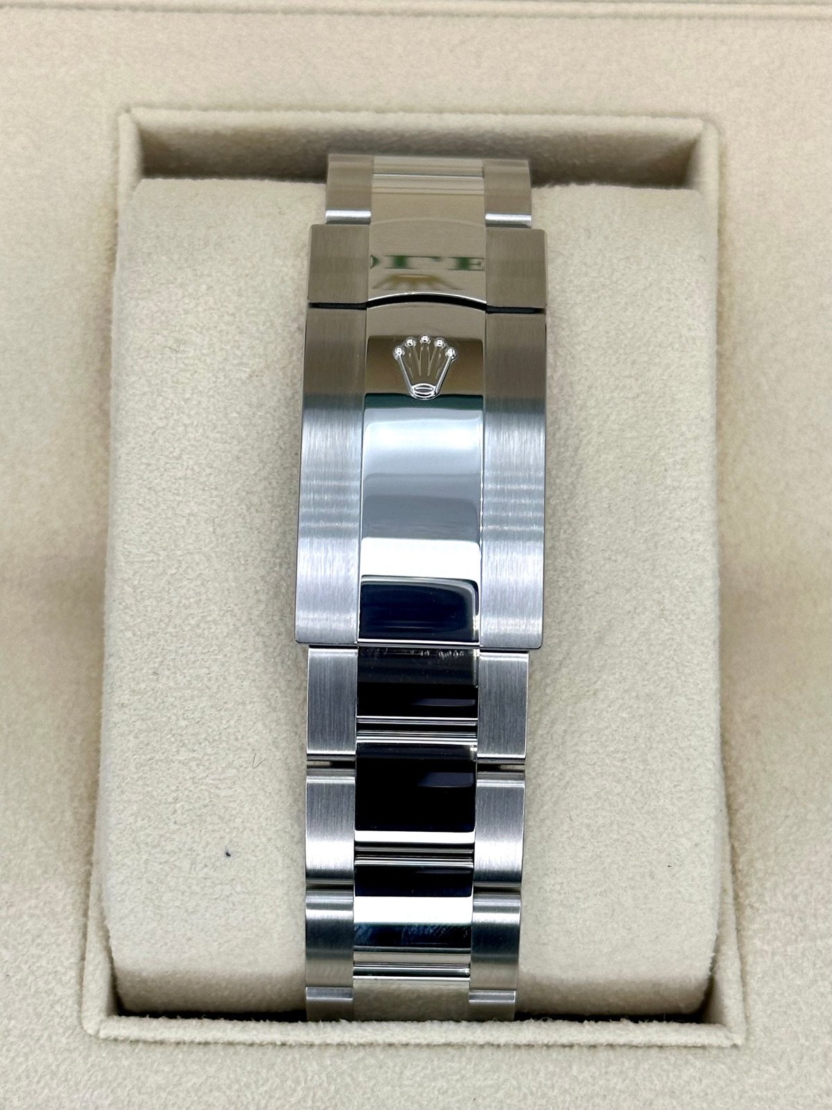 2024 Rolex Sky-Dweller 42mm 336934 Oyster Black Dial (Unworn) - Image 2
