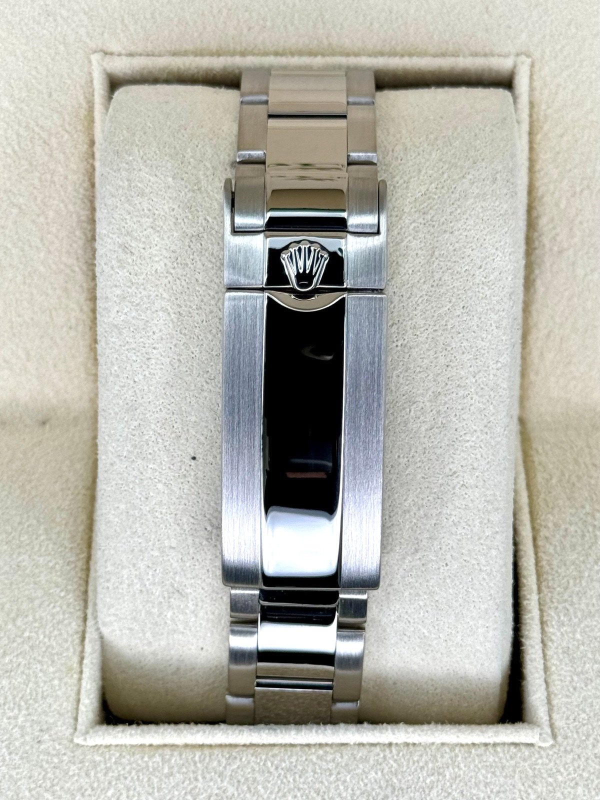 Rolex Submariner “Smurf” 40mm 116619LB White Gold Blue Dial - Image 2