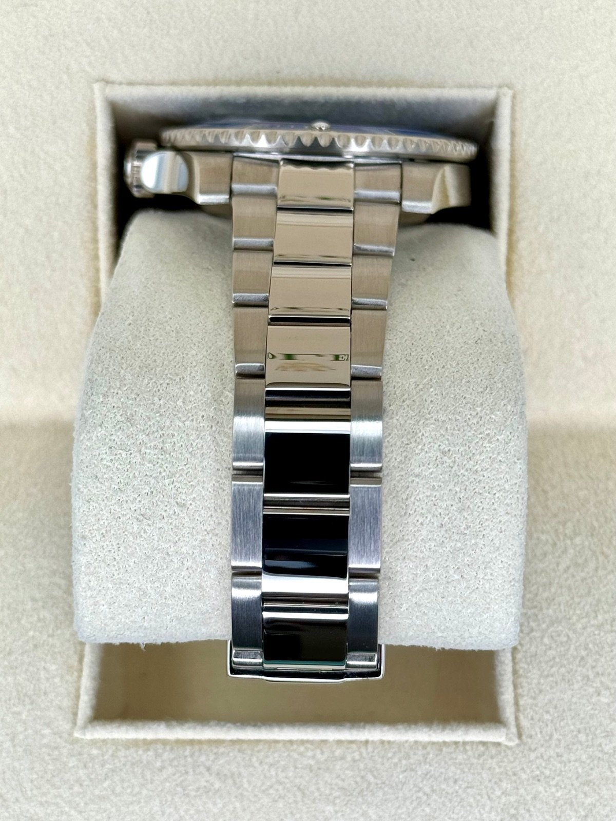 Rolex Submariner “Smurf” 40mm 116619LB White Gold Blue Dial - Image 4
