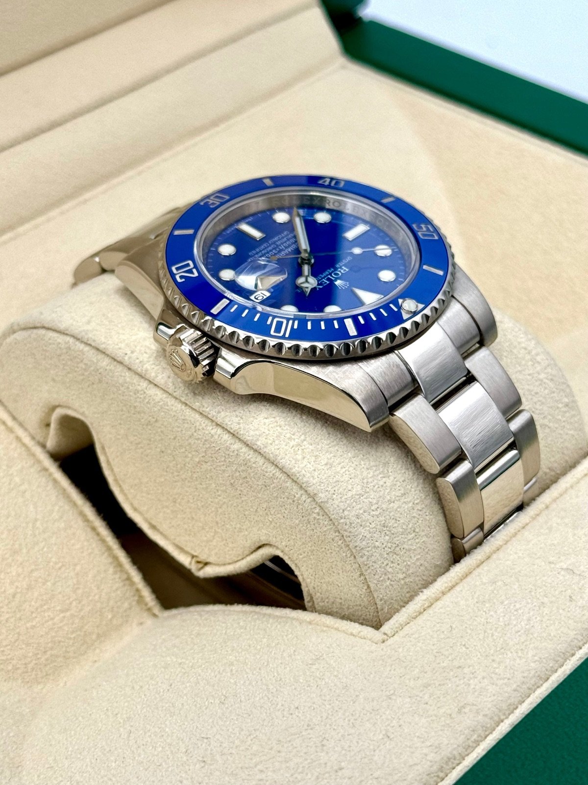 Rolex Submariner “Smurf” 40mm 116619LB White Gold Blue Dial - Image 8