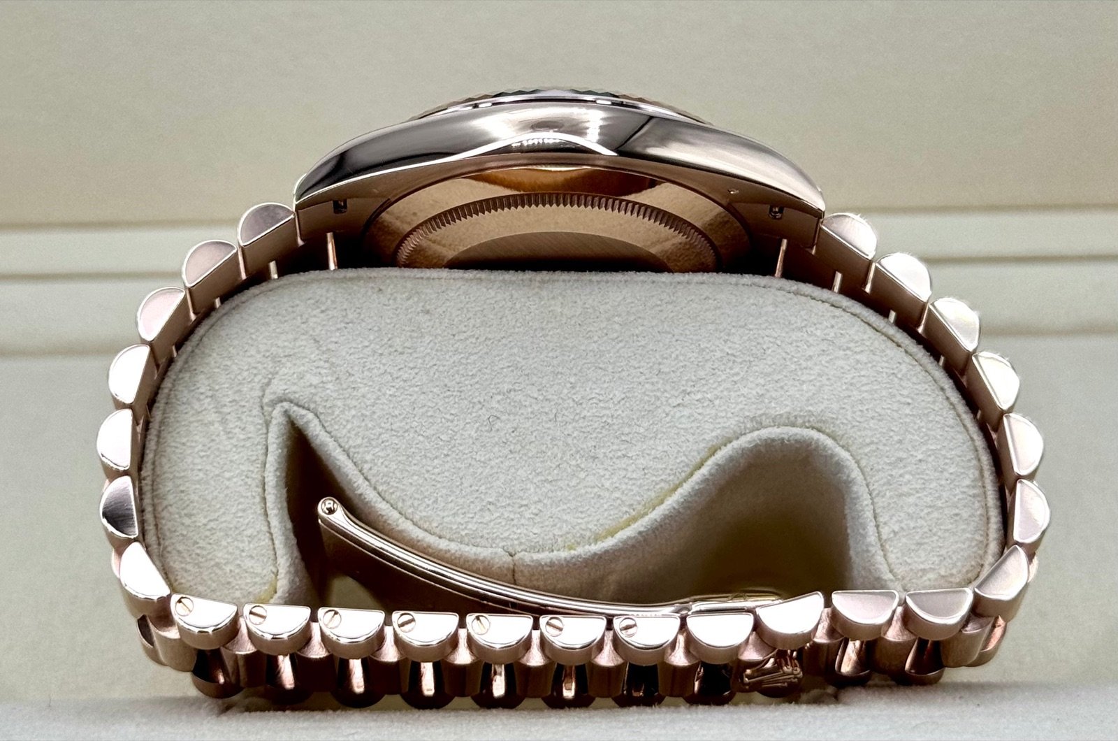 Rolex Day-Date 40mm 228235 Rose Gold Sundust Dial - Image 10