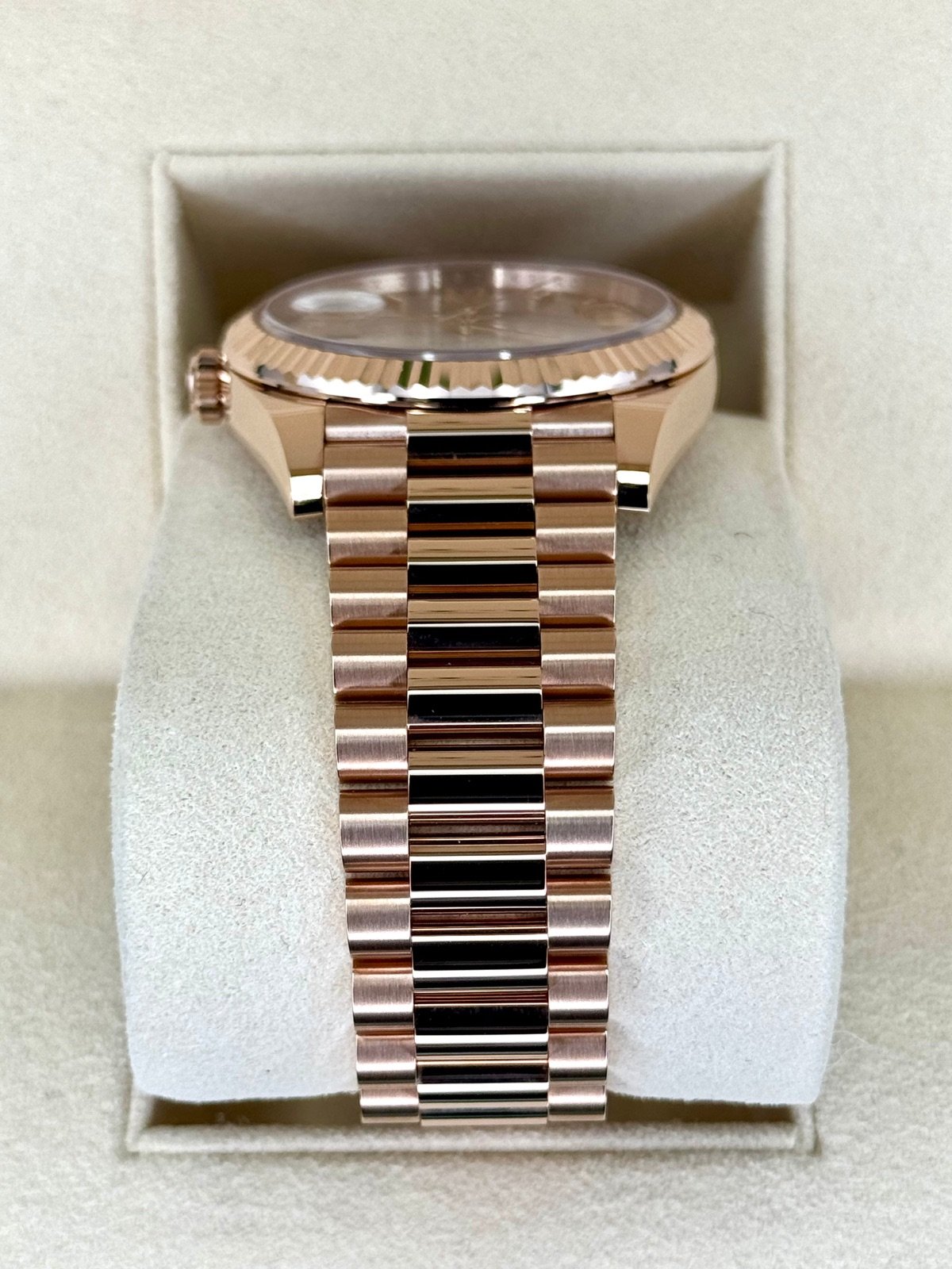 Rolex Day-Date 40mm 228235 Rose Gold Sundust Dial - Image 4