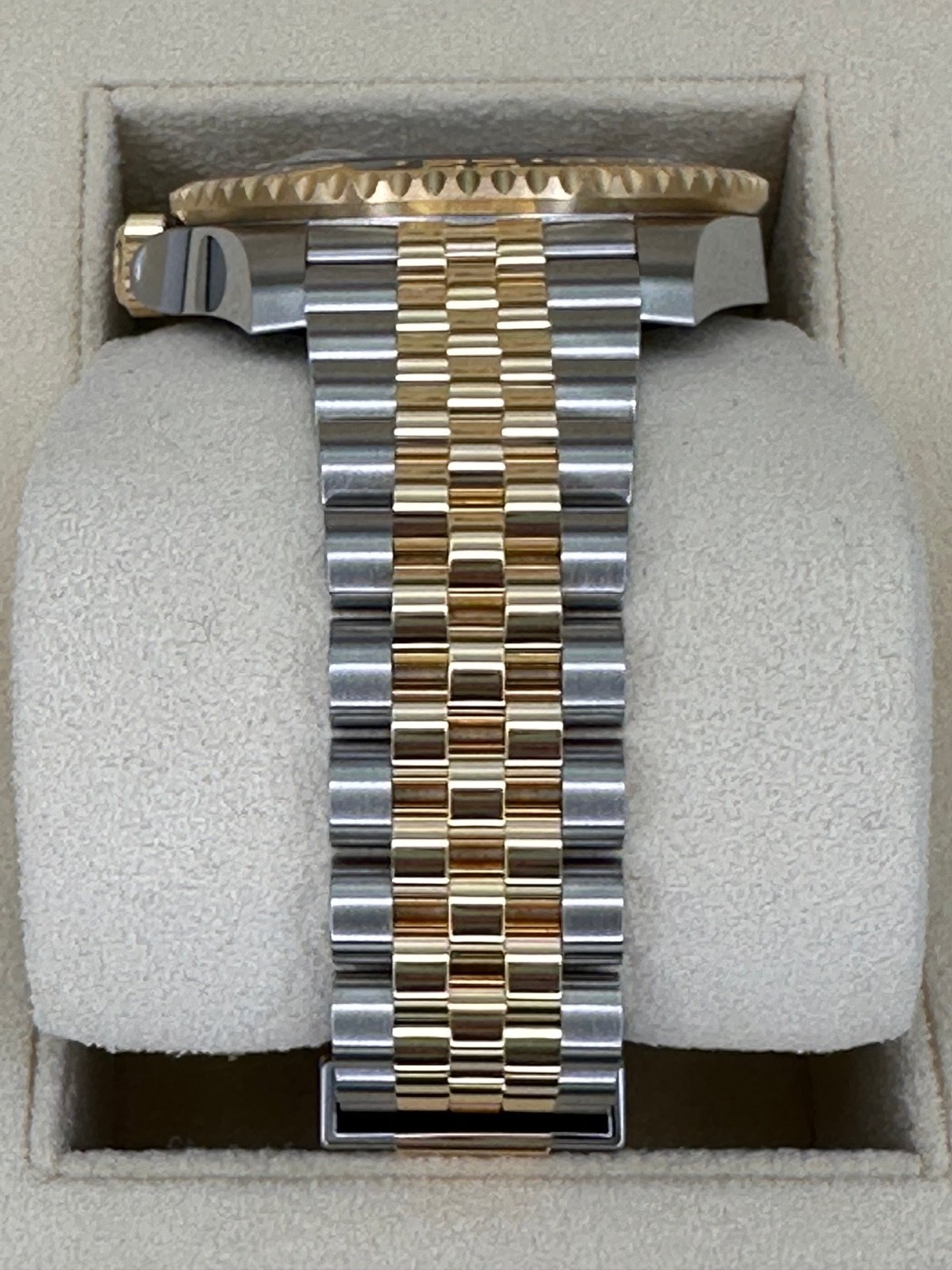 2023 Rolex GMT-Master II 40mm 126713GRNR Two-Tone Jubilee Black Dial - Image 4