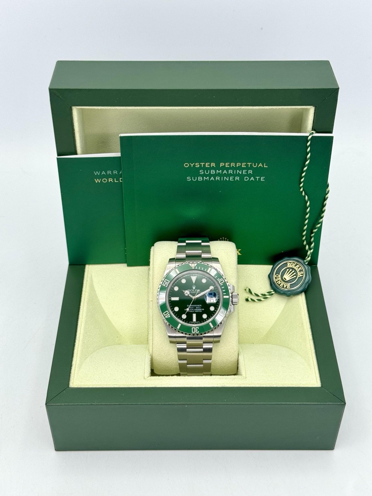 Rolex Submariner “Hulk” 40mm 116610LV Green Dial - Image 11
