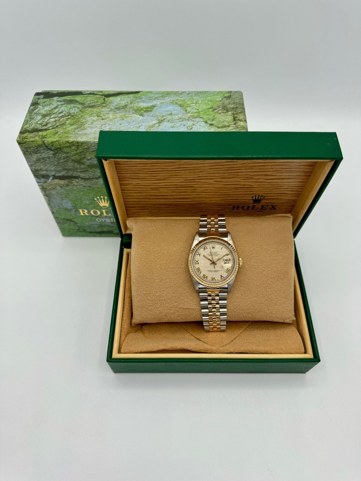 Rolex Datejust 36mm 16233 Two-Tone Jubilee Roman Numeral Pyramid Dial - Image 11