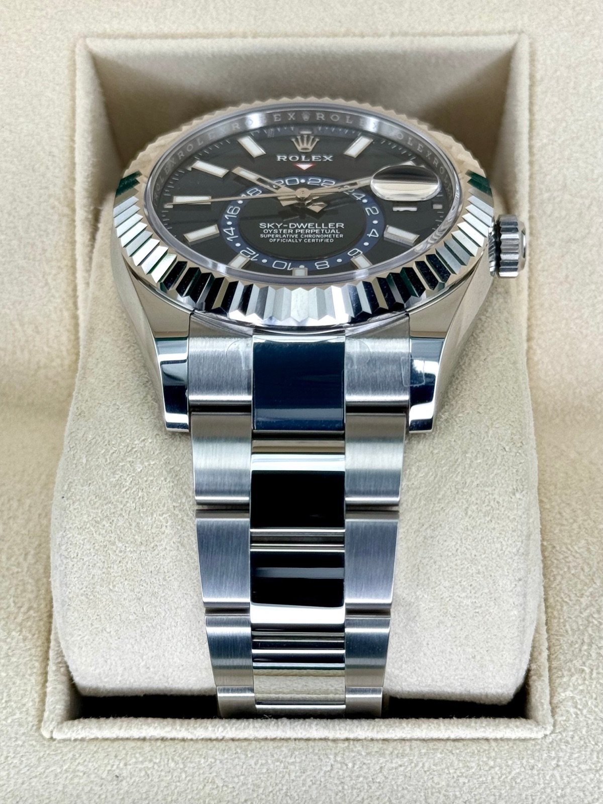2022 Sky-Dweller 42mm 326934 Stainless Steel Oyster Blue Dial (Unworn) - Image 3