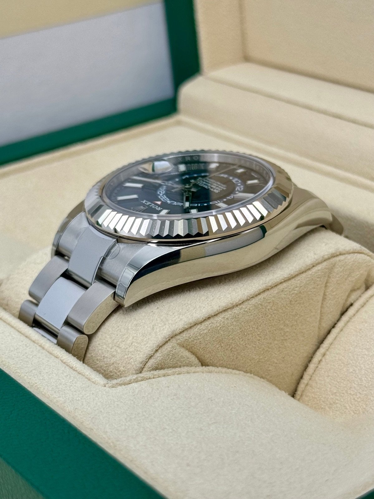 2022 Sky-Dweller 42mm 326934 Stainless Steel Oyster Blue Dial (Unworn) - Image 7