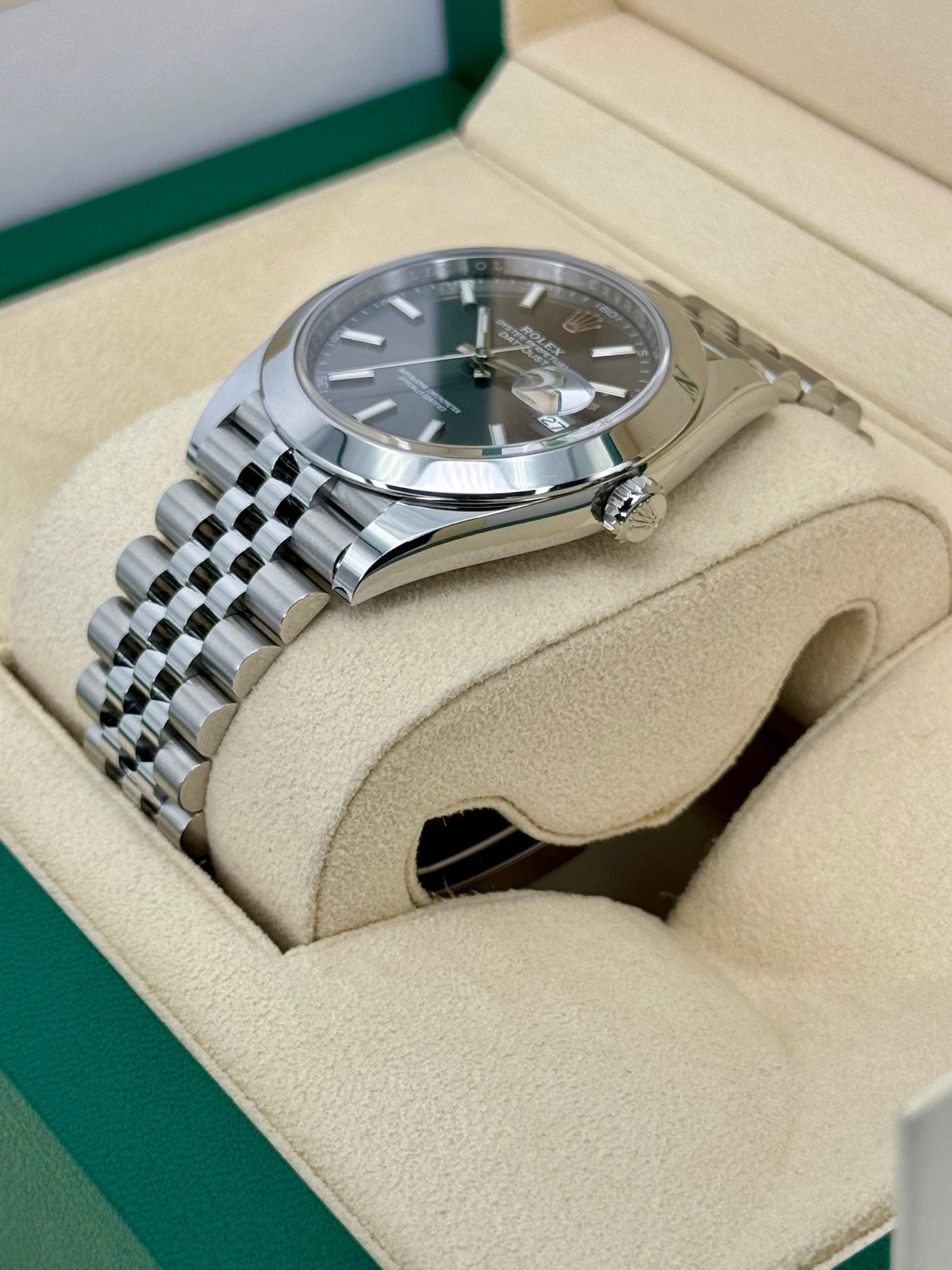 Rolex 2023 Datejust 41mm 126300 Jubilee Rhodium Dial (Unworn) - Image 5
