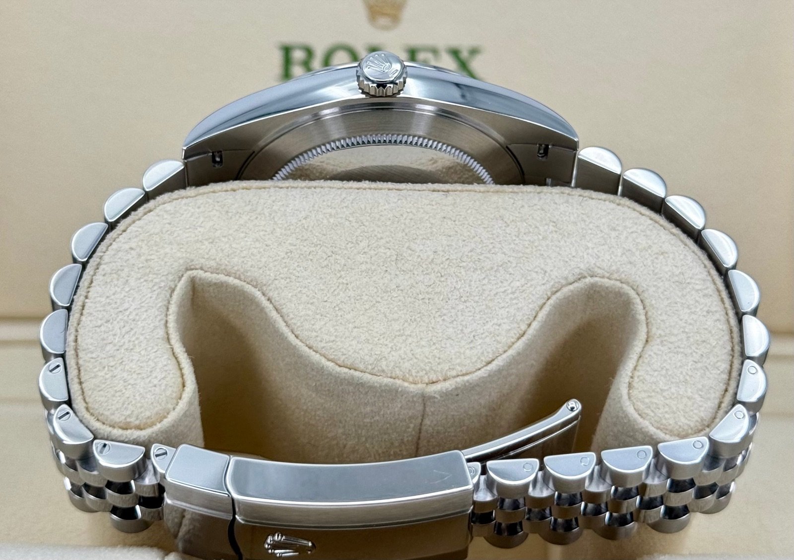 Rolex 2023 Datejust 41mm 126300 Jubilee Rhodium Dial (Unworn) - Image 9
