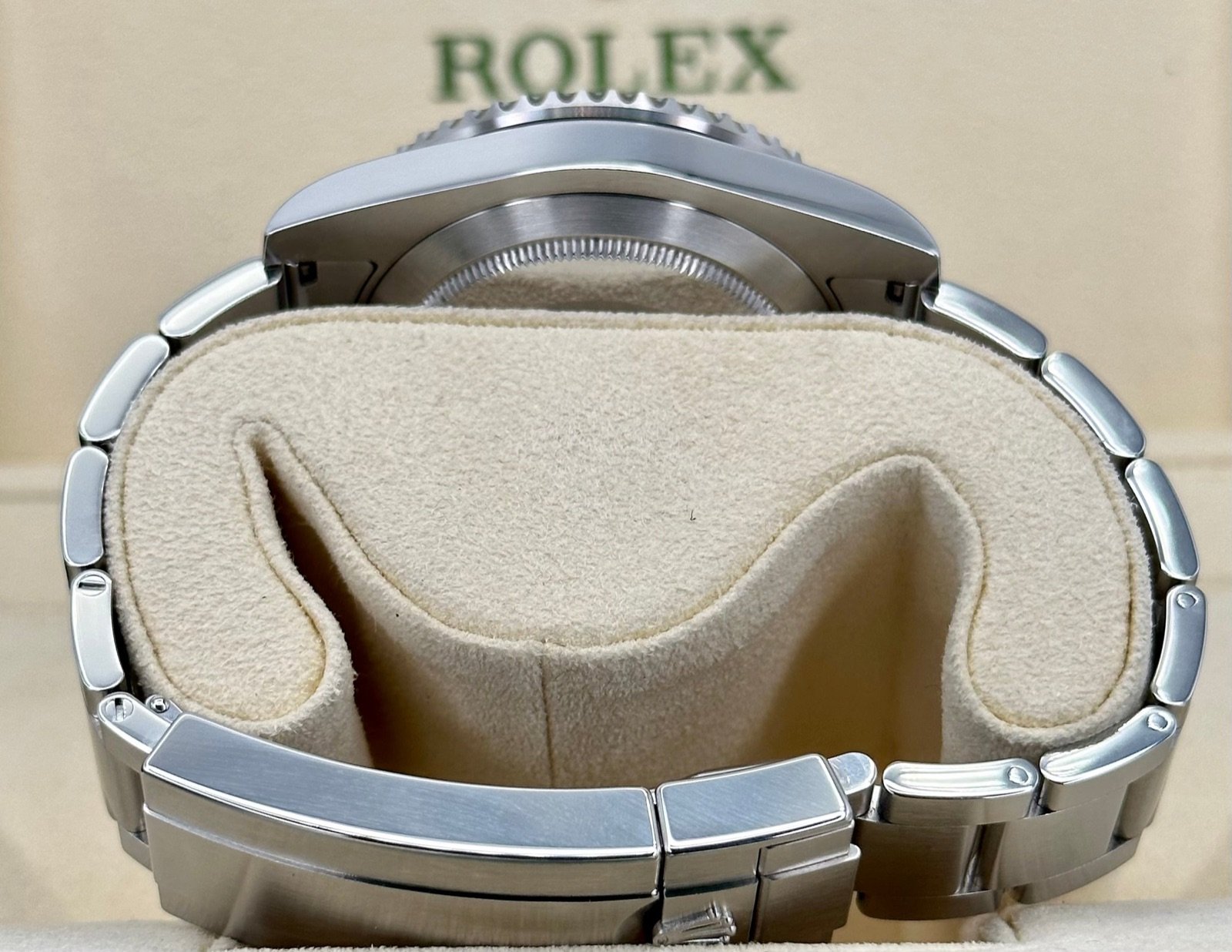 2016 Rolex Submariner “Hulk” 40mm 116610LV Green Dial - Image 10