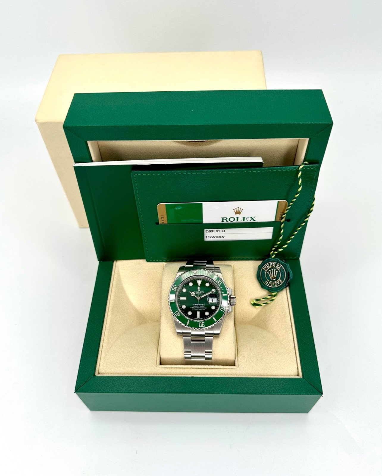 2016 Rolex Submariner “Hulk” 40mm 116610LV Green Dial - Image 12