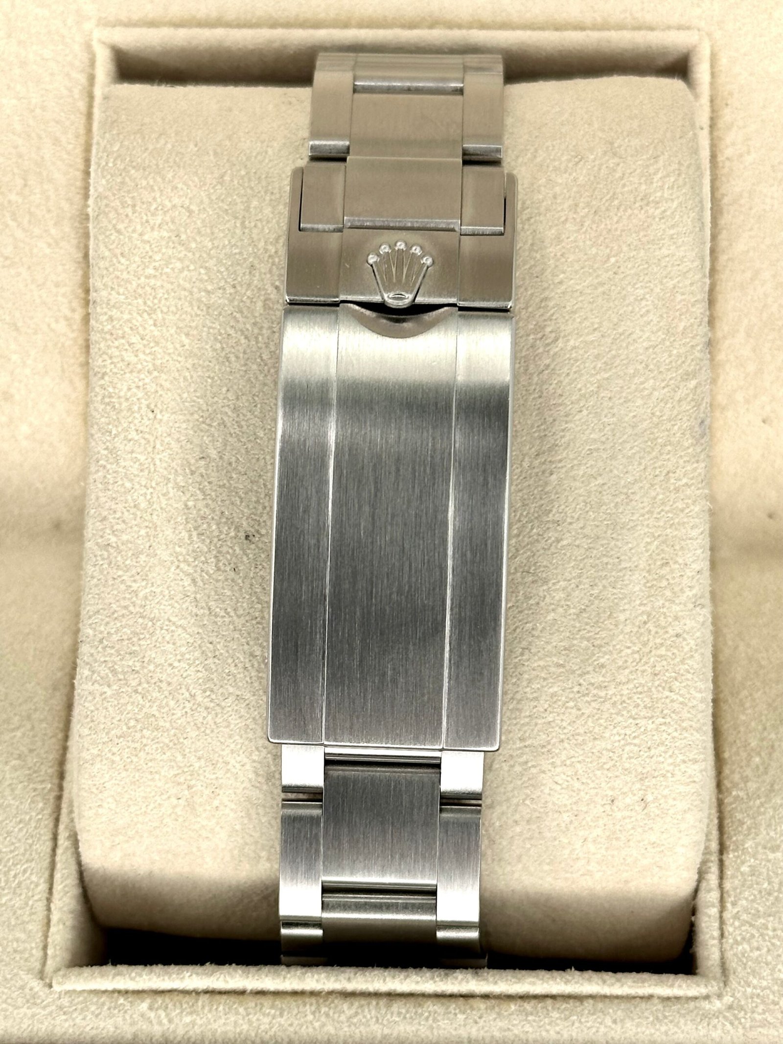 2016 Rolex Submariner “Hulk” 40mm 116610LV Green Dial - Image 2