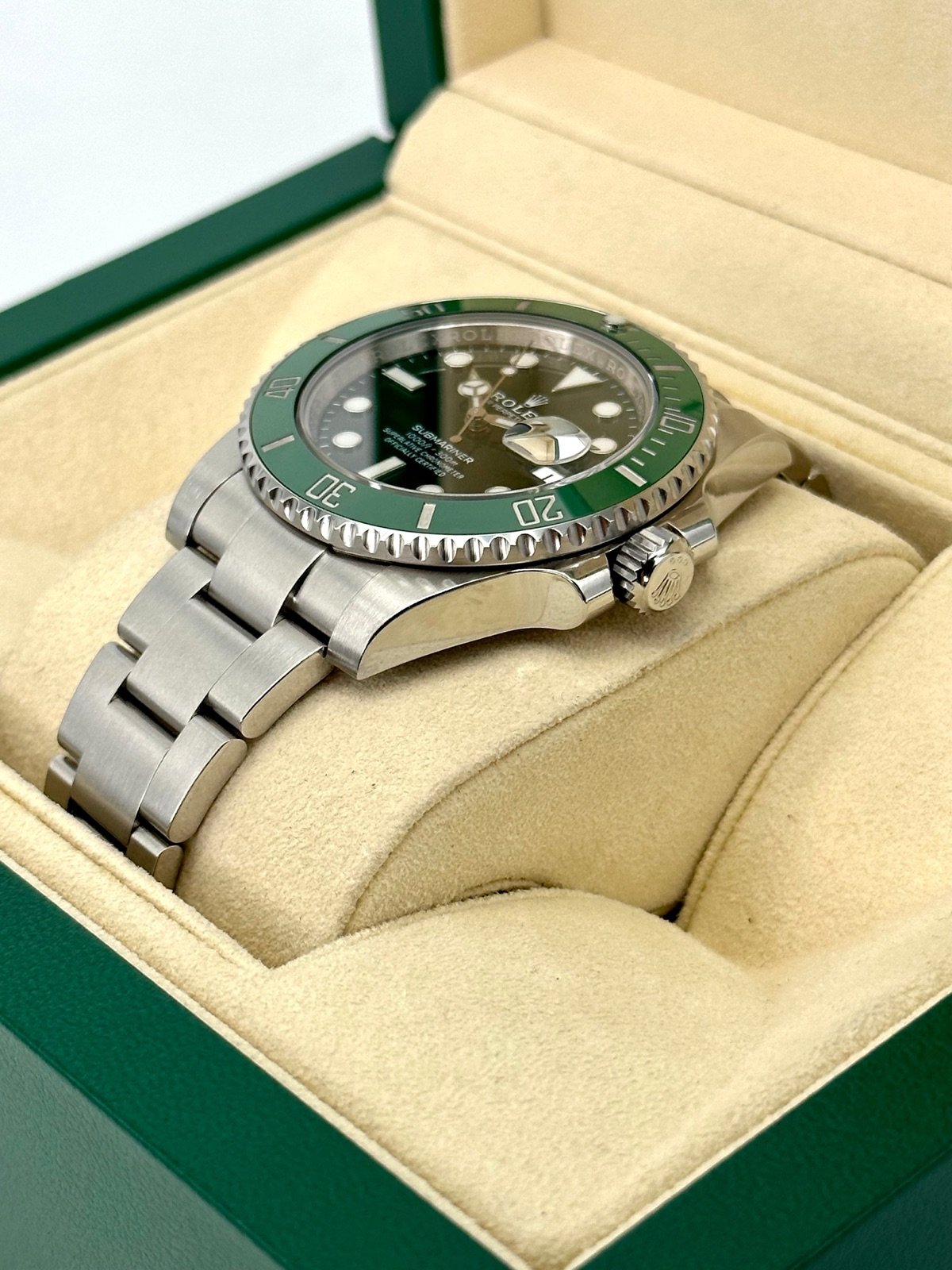 2016 Rolex Submariner “Hulk” 40mm 116610LV Green Dial - Image 5