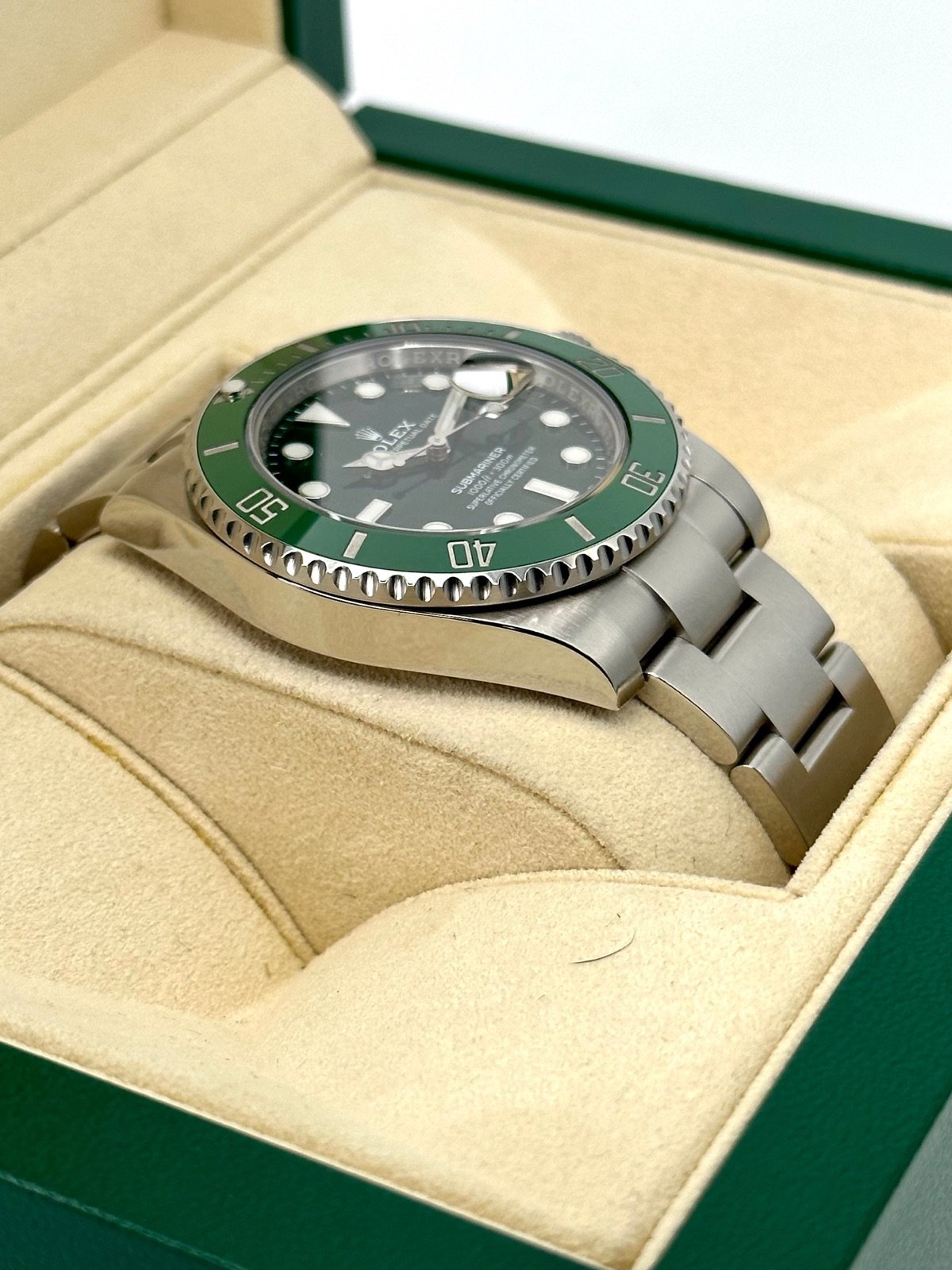 2016 Rolex Submariner “Hulk” 40mm 116610LV Green Dial - Image 6