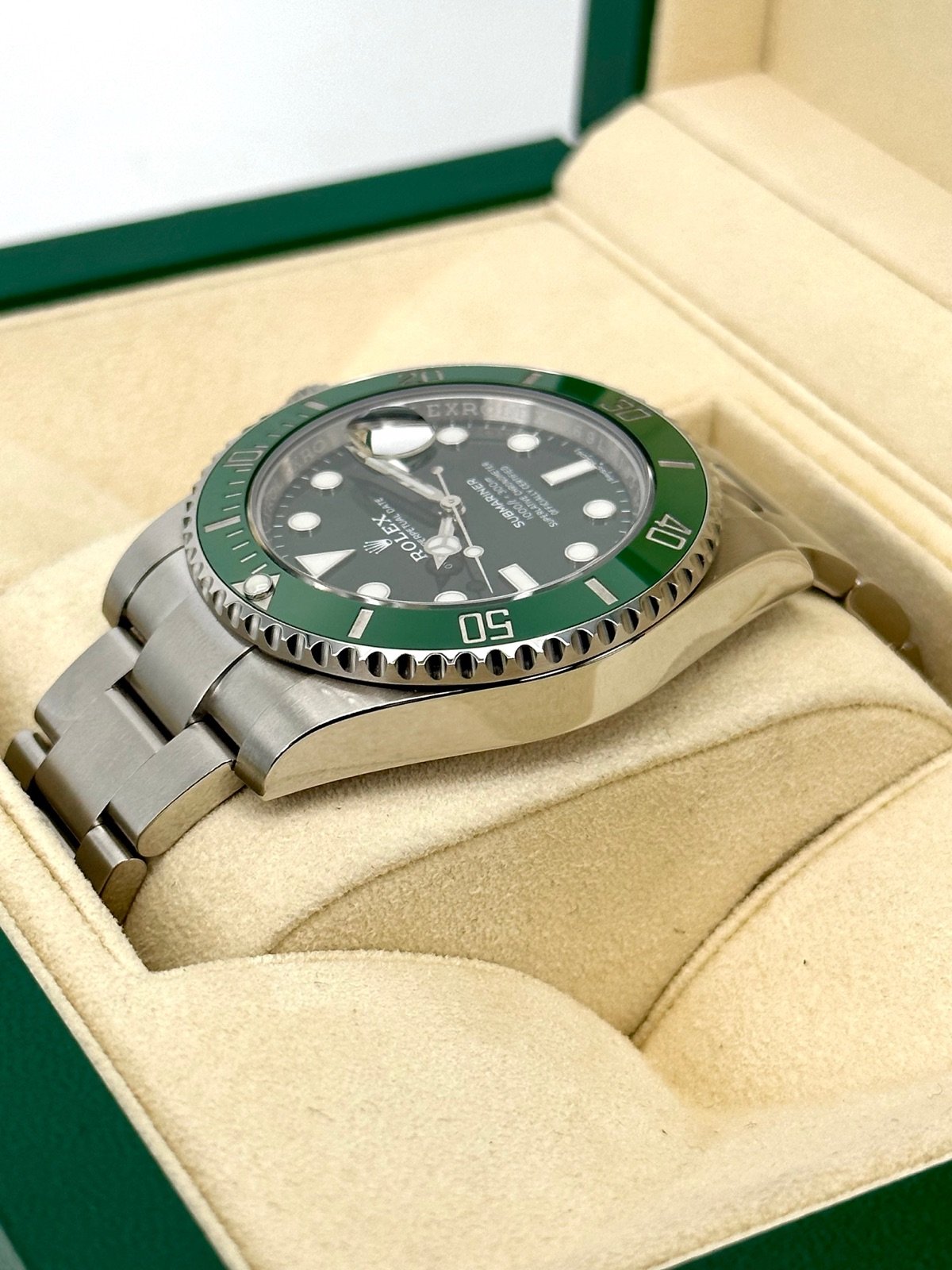 2016 Rolex Submariner “Hulk” 40mm 116610LV Green Dial - Image 7