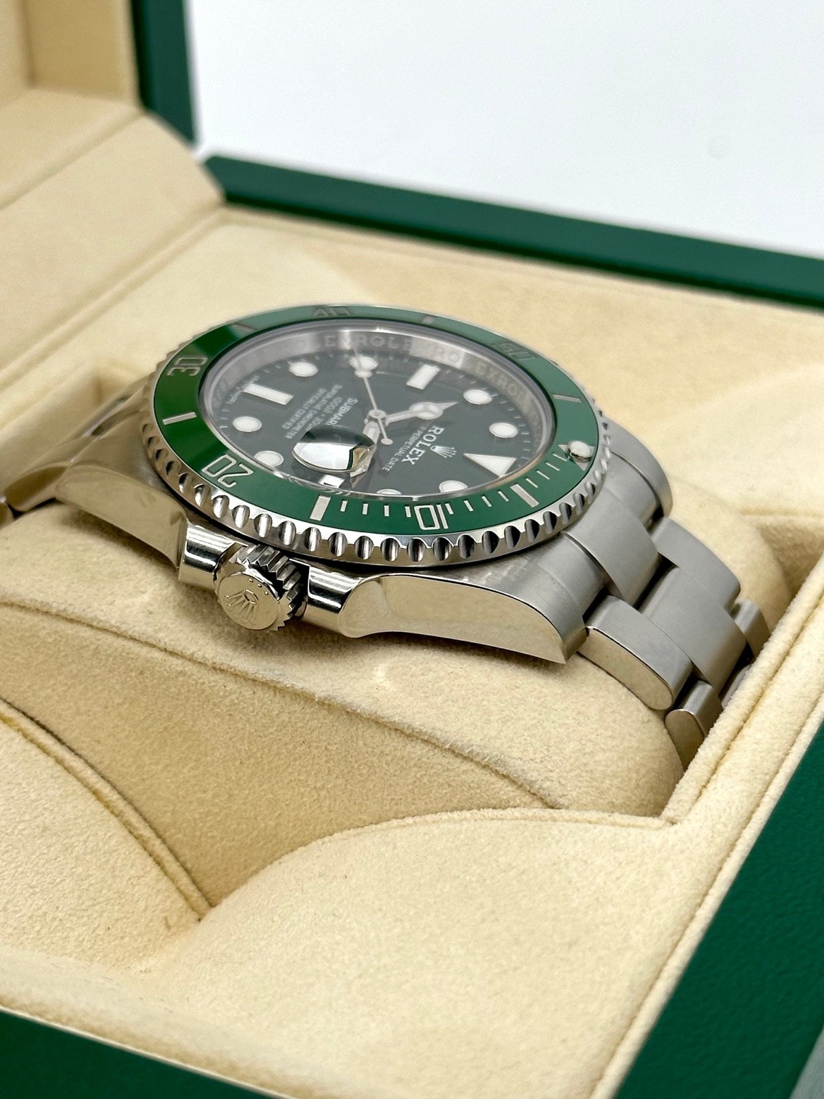 2016 Rolex Submariner “Hulk” 40mm 116610LV Green Dial - Image 8