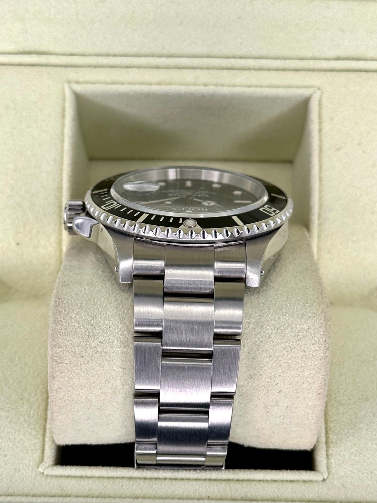 2002 Rolex Submariner Date 40mm 16610 Stainless Steel Black Dial - Image 4