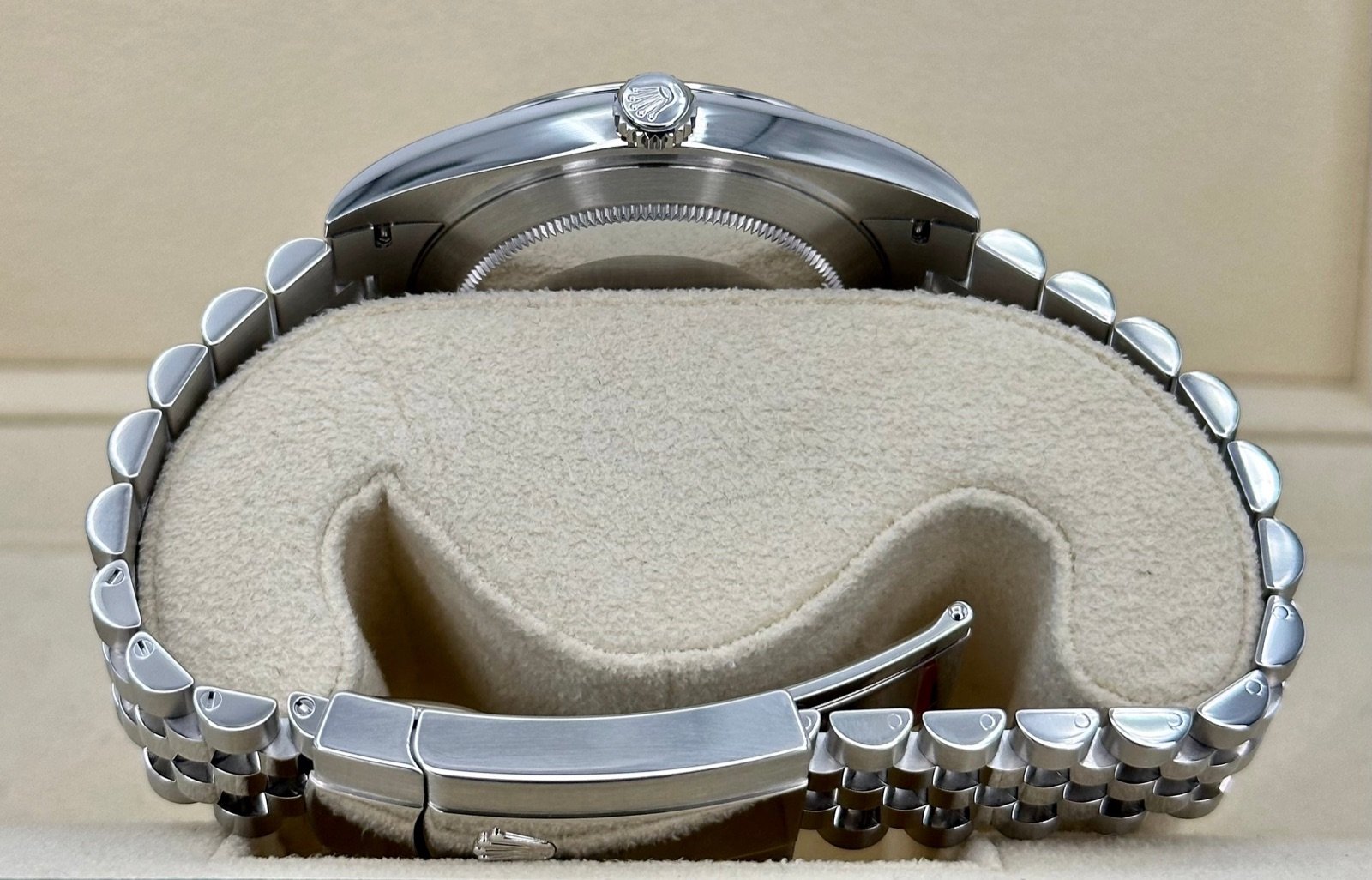 2022 Rolex Datejust 41mm 126300 Jubilee Wimbledon Dial - Image 9