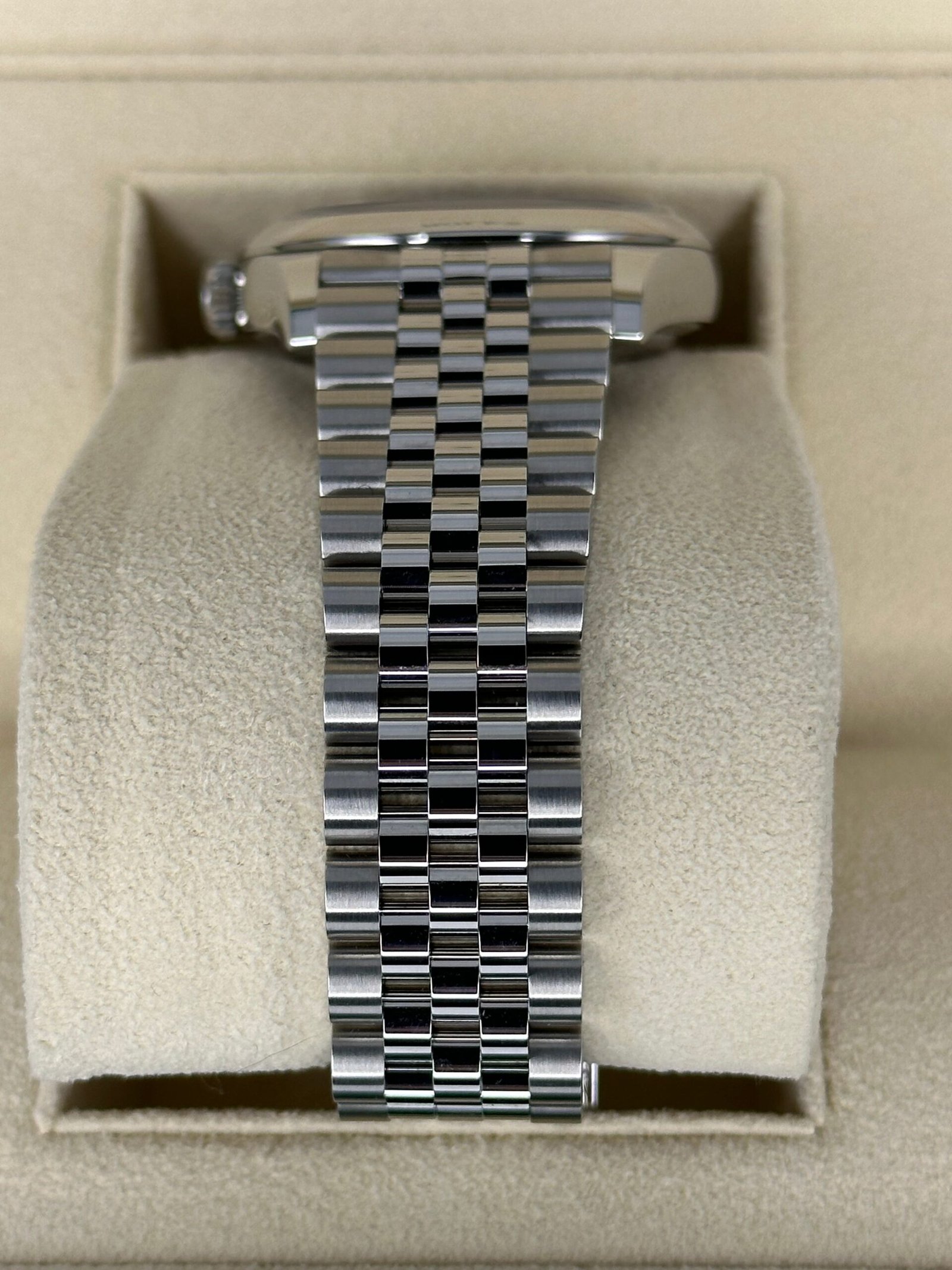 2023 Rolex Datejust 36mm 126200 Jubilee Blue Stick Dial (Unworn) - Image 4